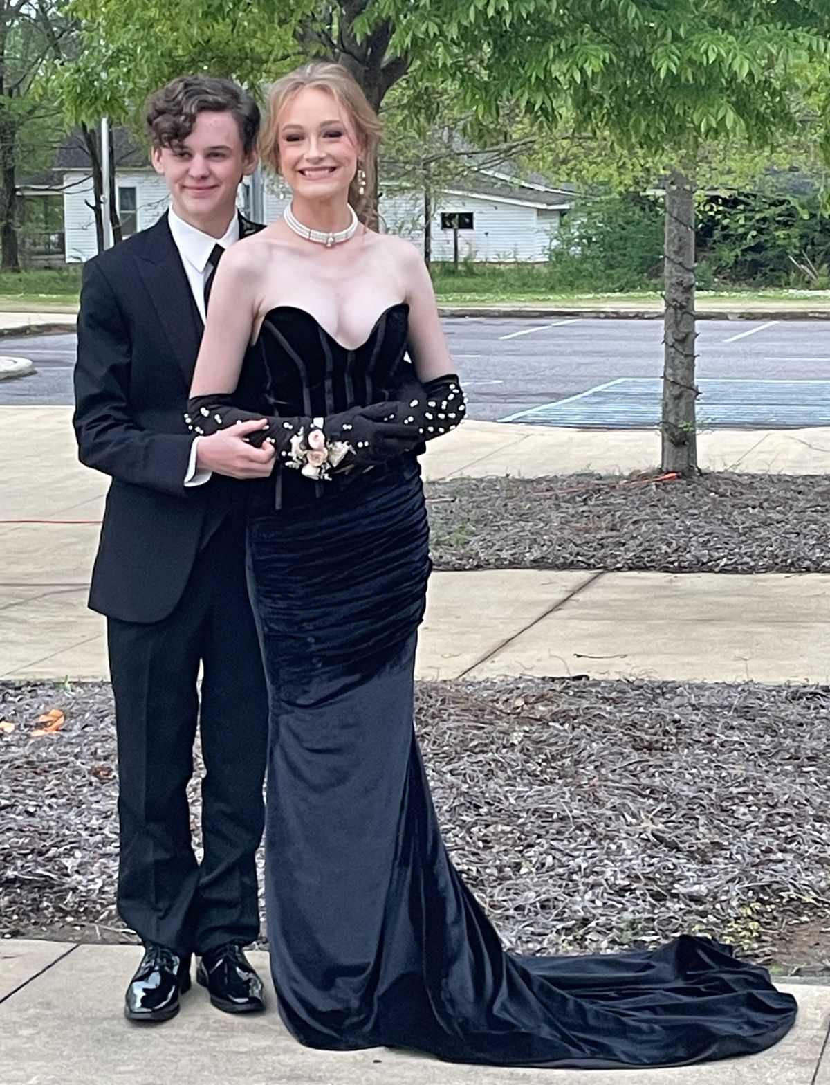 Size 2 Prom Strapless Velvet Black Dress With Train on Queenly