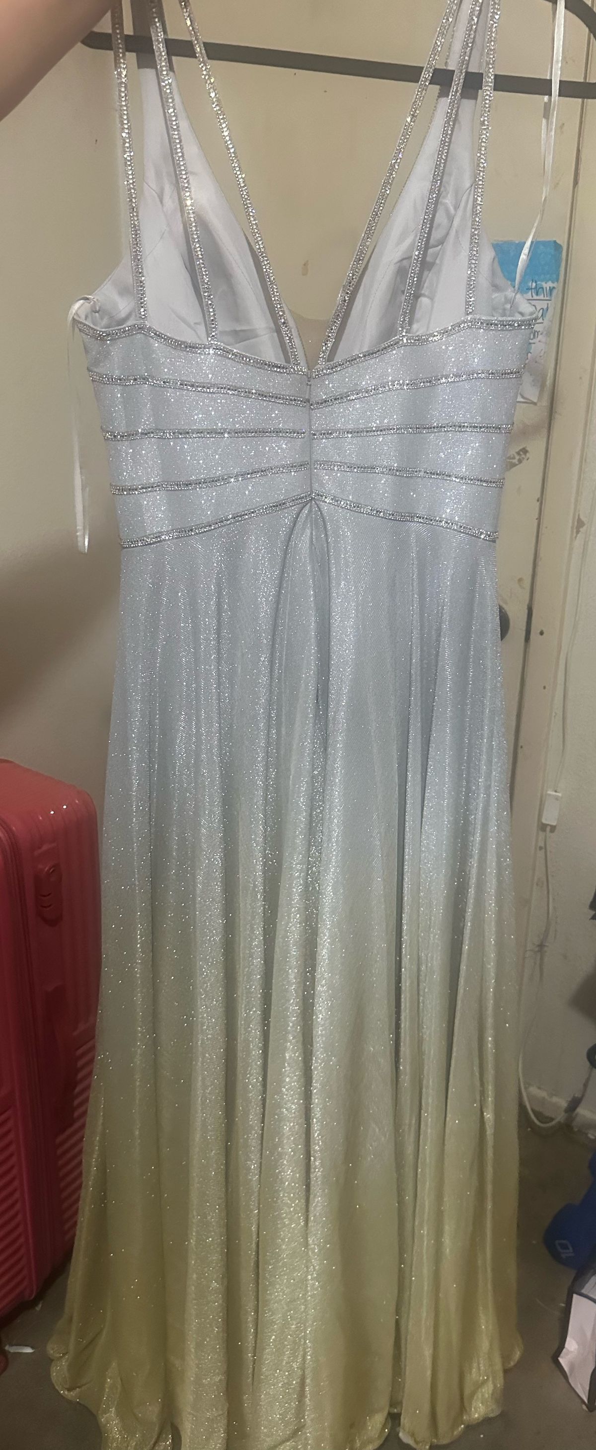 Plus Size 16 Prom Plunge Silver Floor Length Maxi on Queenly