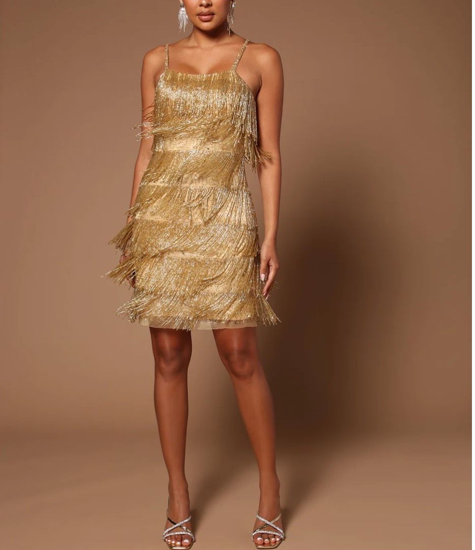 Size XS Homecoming Sequined Gold Cocktail Dress on Queenly