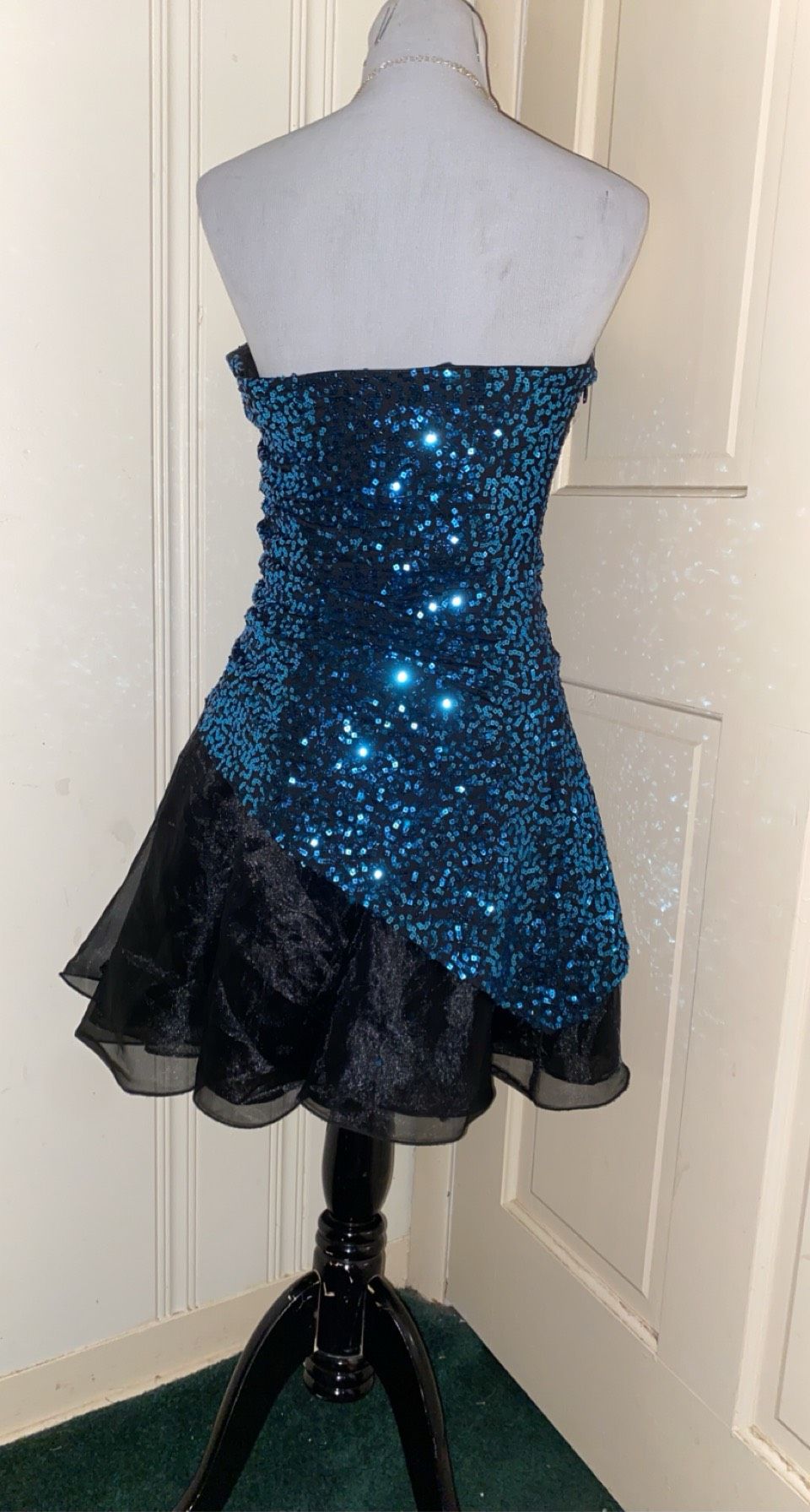 Size 12 Homecoming Strapless Black Cocktail Dress on Queenly