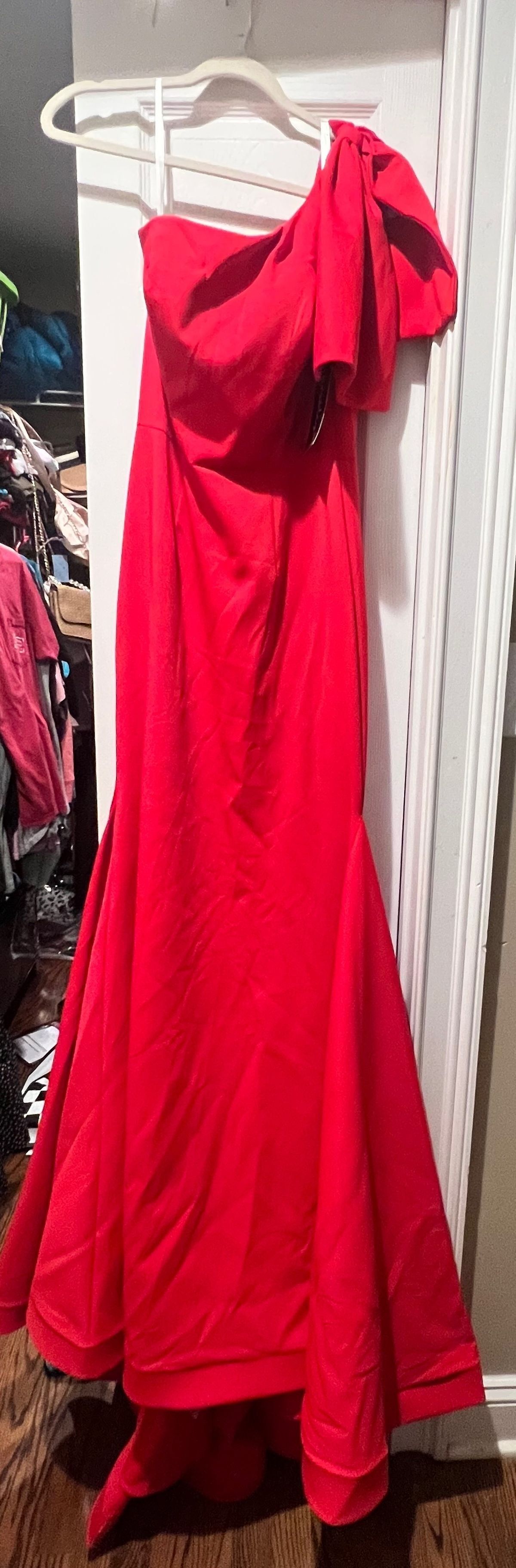 Style 38347 Ava Presley Size 8 Prom One Shoulder Red Mermaid Dress on Queenly