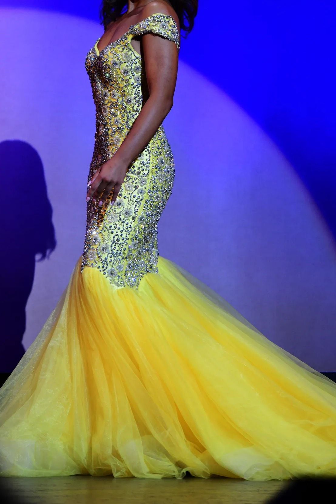 Mac Duggal Size 4 Prom Off The Shoulder Yellow Mermaid Dress on Queenly