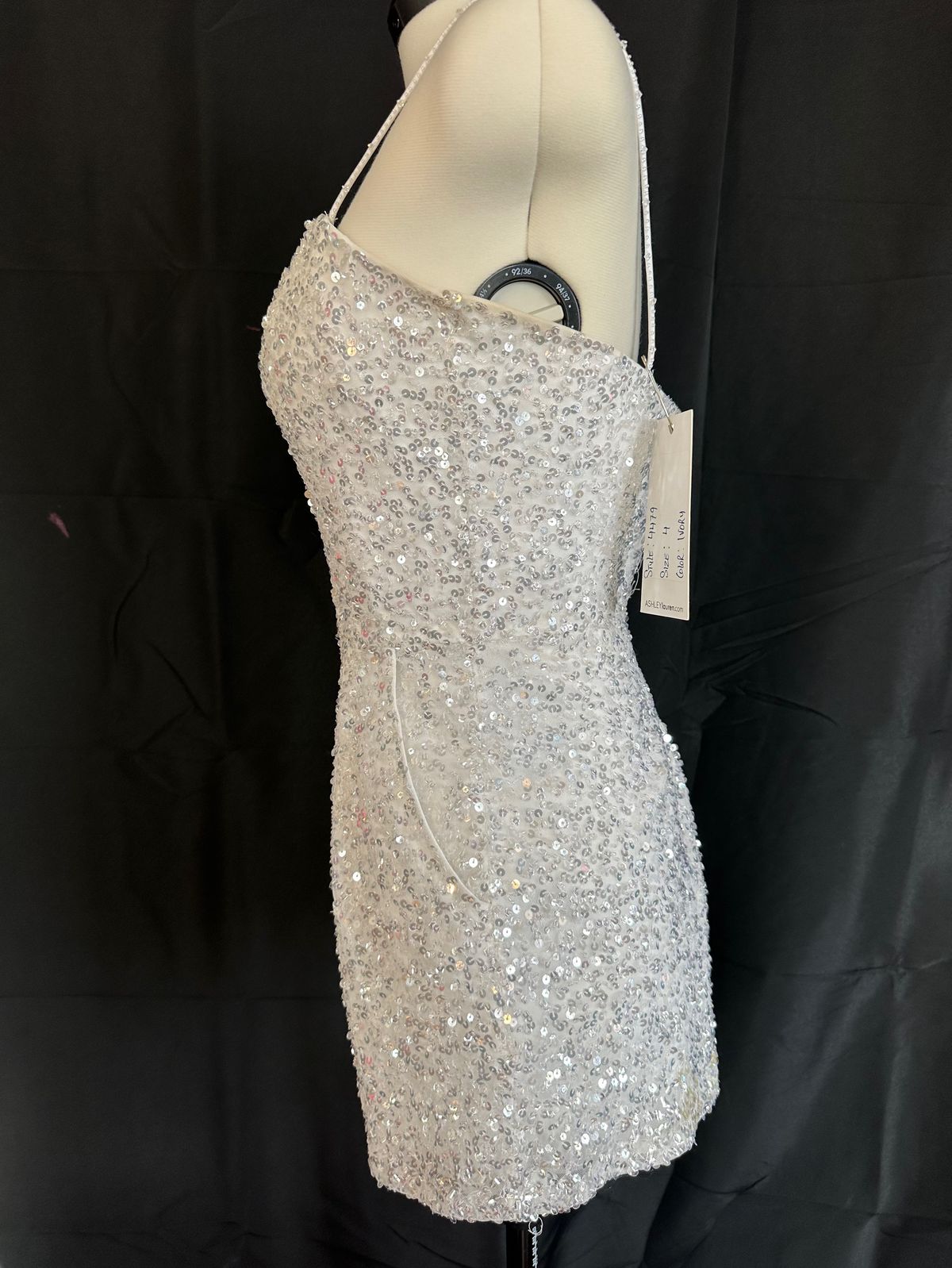 Style 4479 Ashley Lauren Size 4 White Cocktail Dress on Queenly