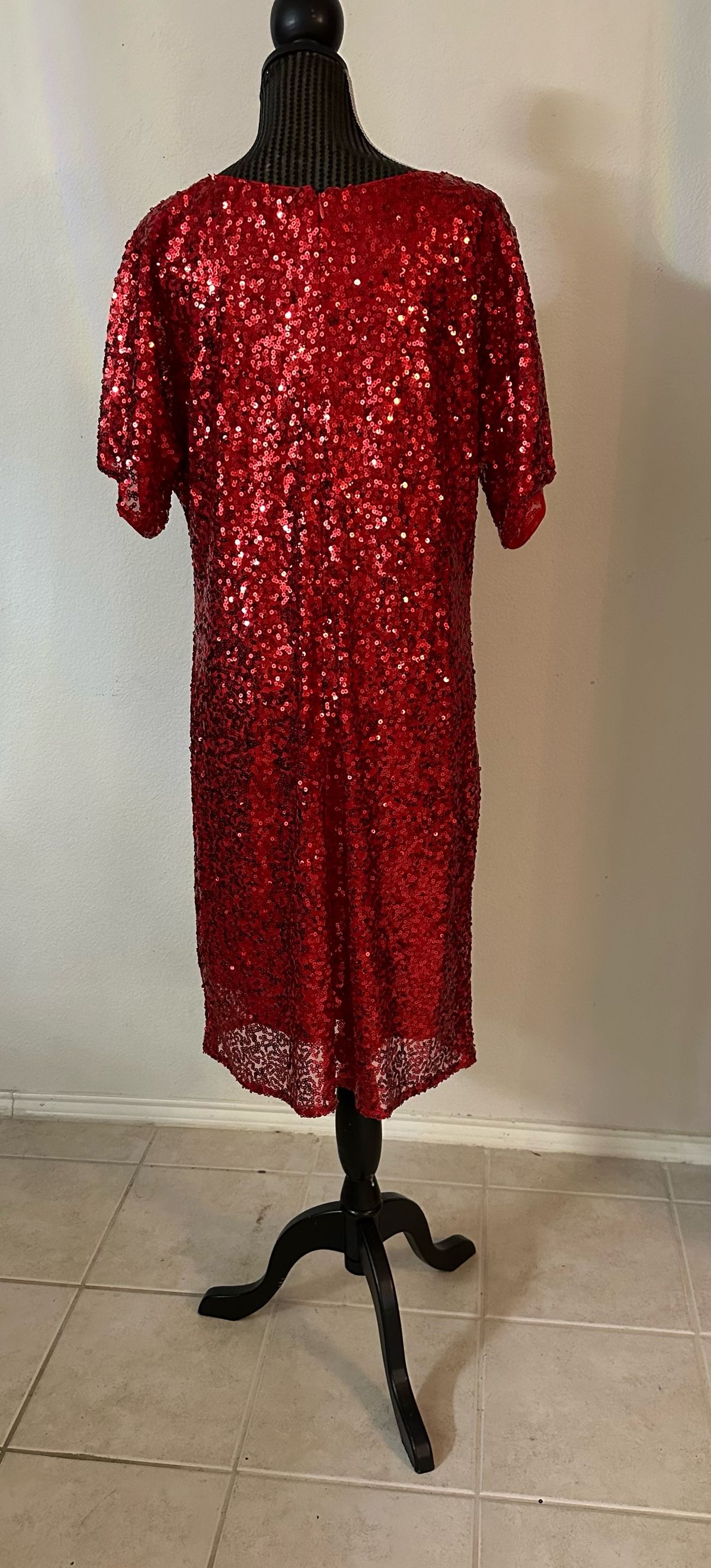 Reba Size 2X Prom Red Cocktail Dress on Queenly