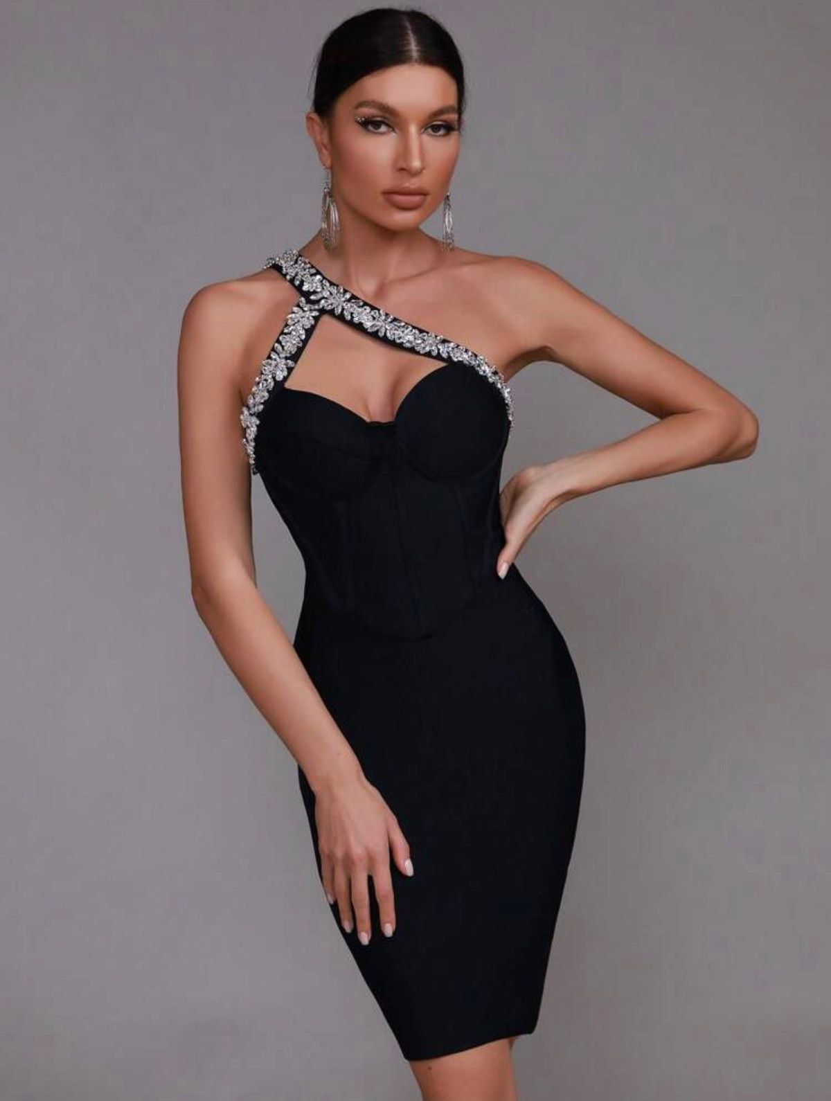 Size 6 Homecoming One Shoulder Sequined Black Cocktail Dress on Queenly