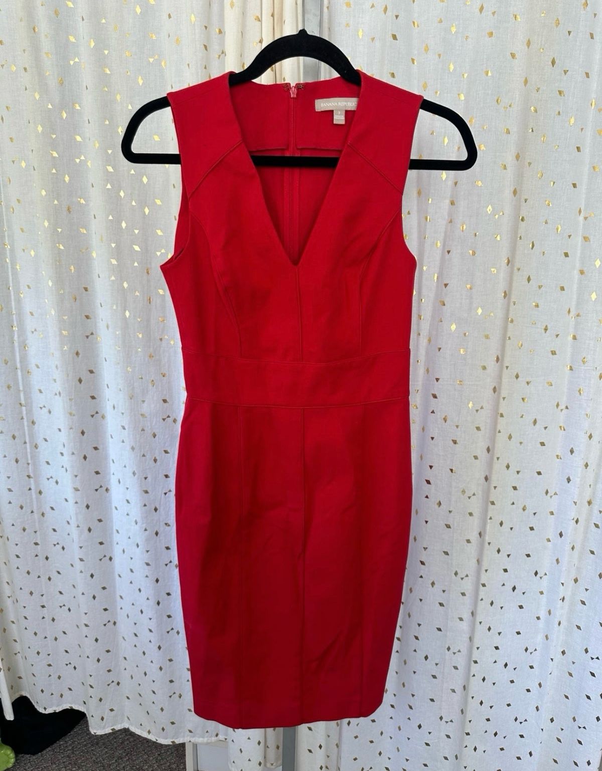 Banana Republic Size 2 Plunge Red Cocktail Dress on Queenly