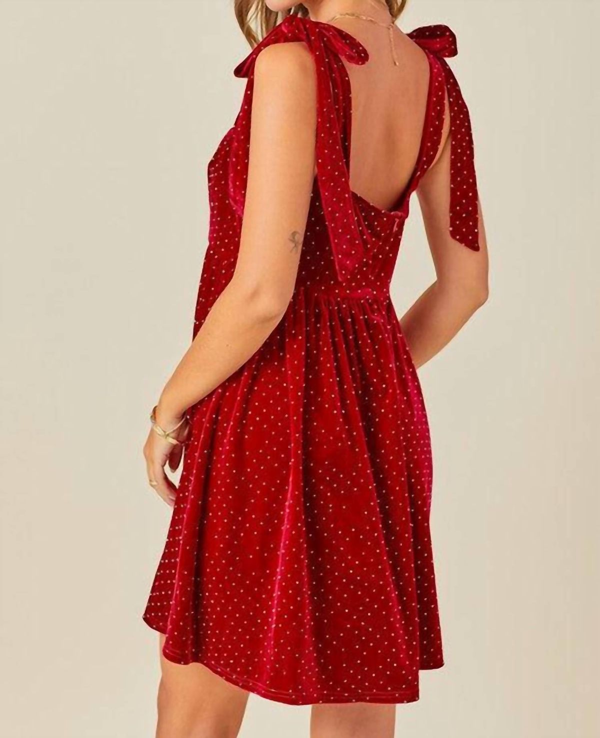 Style 1-136708004-3011 day + moon Size M Velvet Red Cocktail Dress on Queenly
