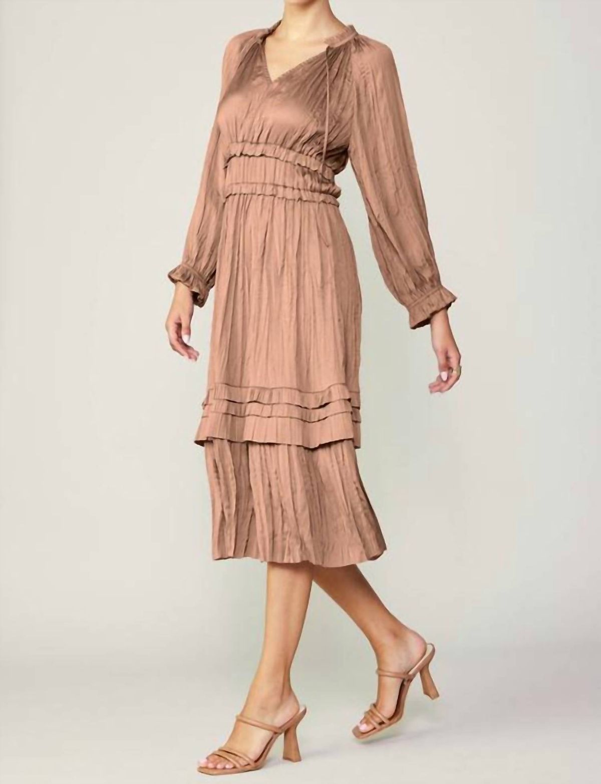 Style 1-2901008642-3855 current air Size XS Long Sleeve Brown Cocktail Dress on Queenly