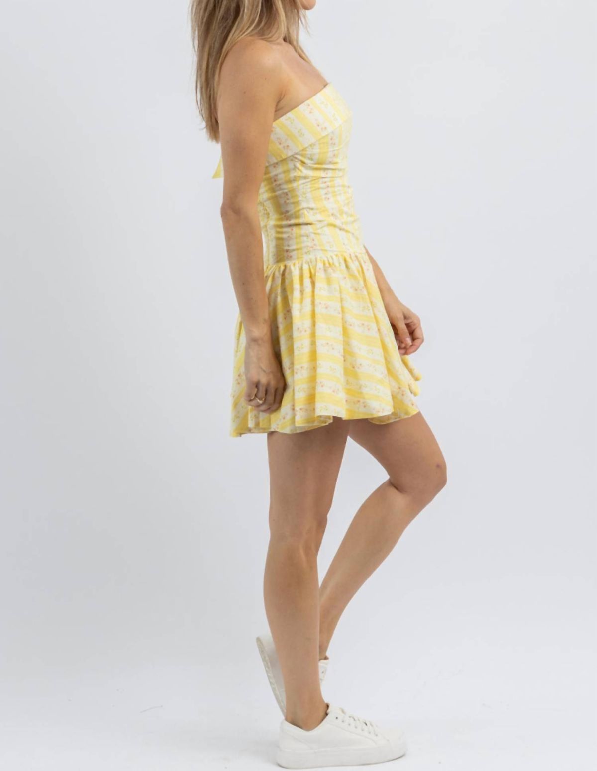 Style 1-449599601-2696 MABLE Size L Strapless Floral Yellow Cocktail Dress on Queenly