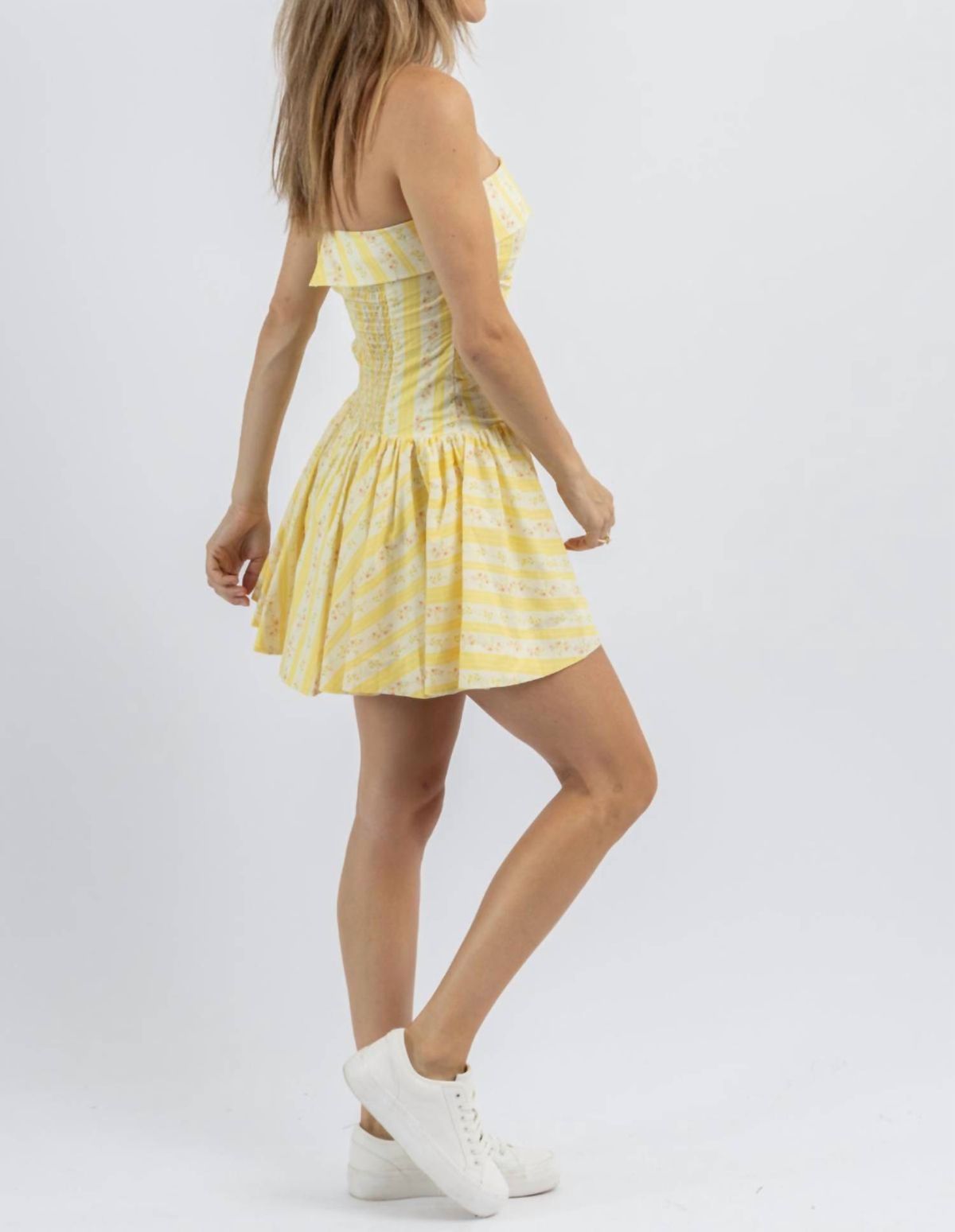 Style 1-449599601-2696 MABLE Size L Strapless Floral Yellow Cocktail Dress on Queenly