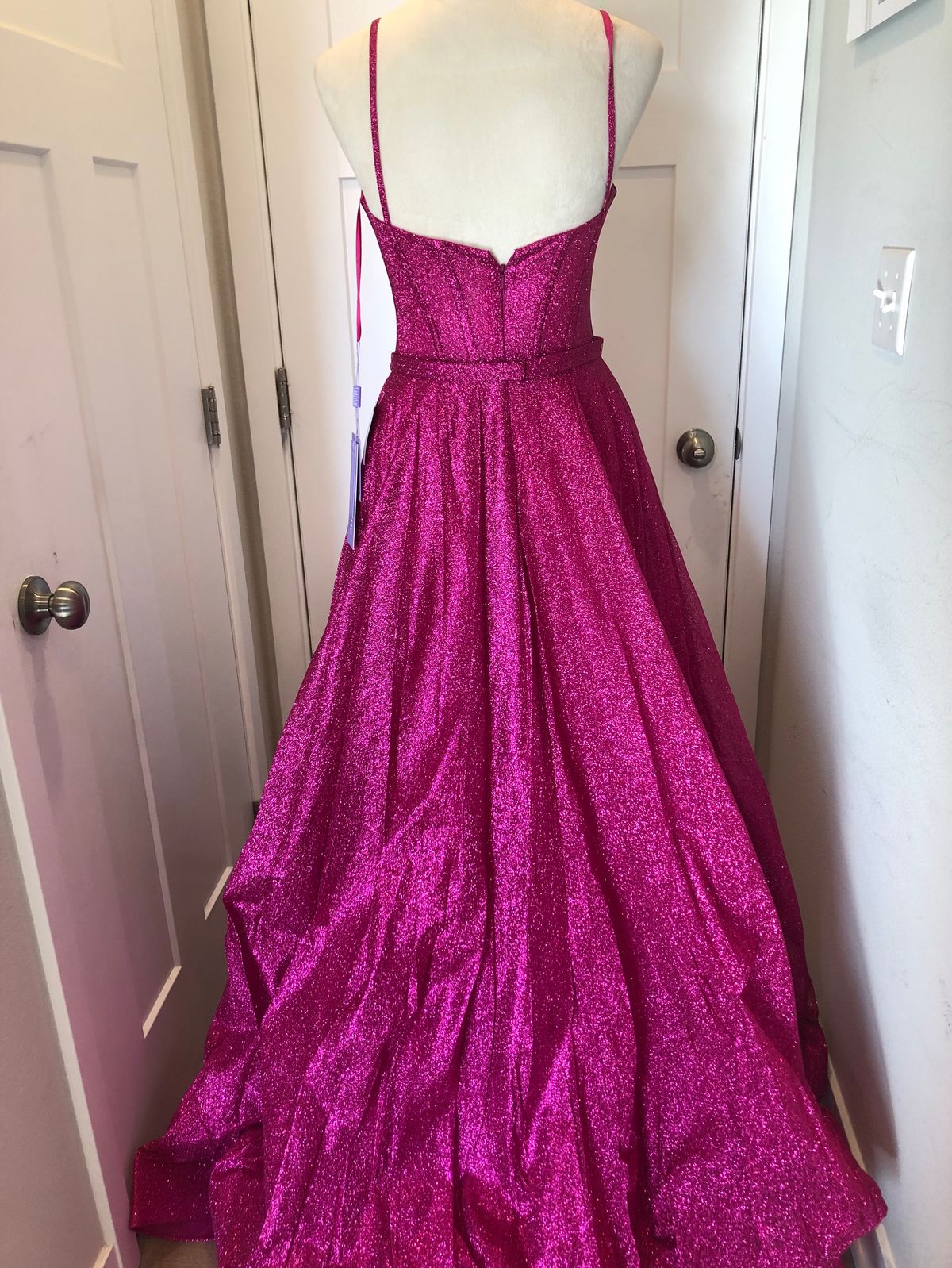 Cinderella Divine Size 8 Plunge Pink A-line Dress on Queenly