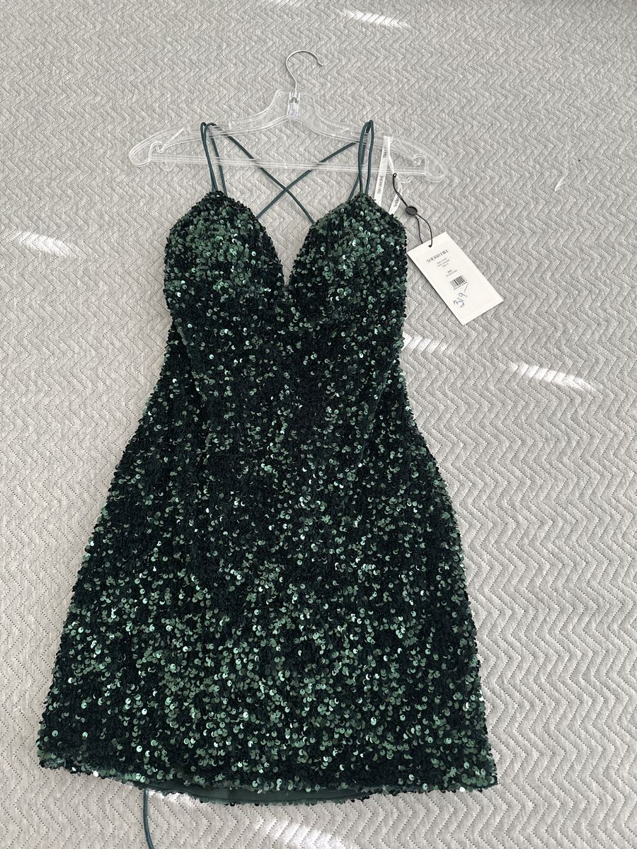 Style 522123 Sherri Hill Size 4 Velvet Emerald Green Floor Length Maxi on Queenly