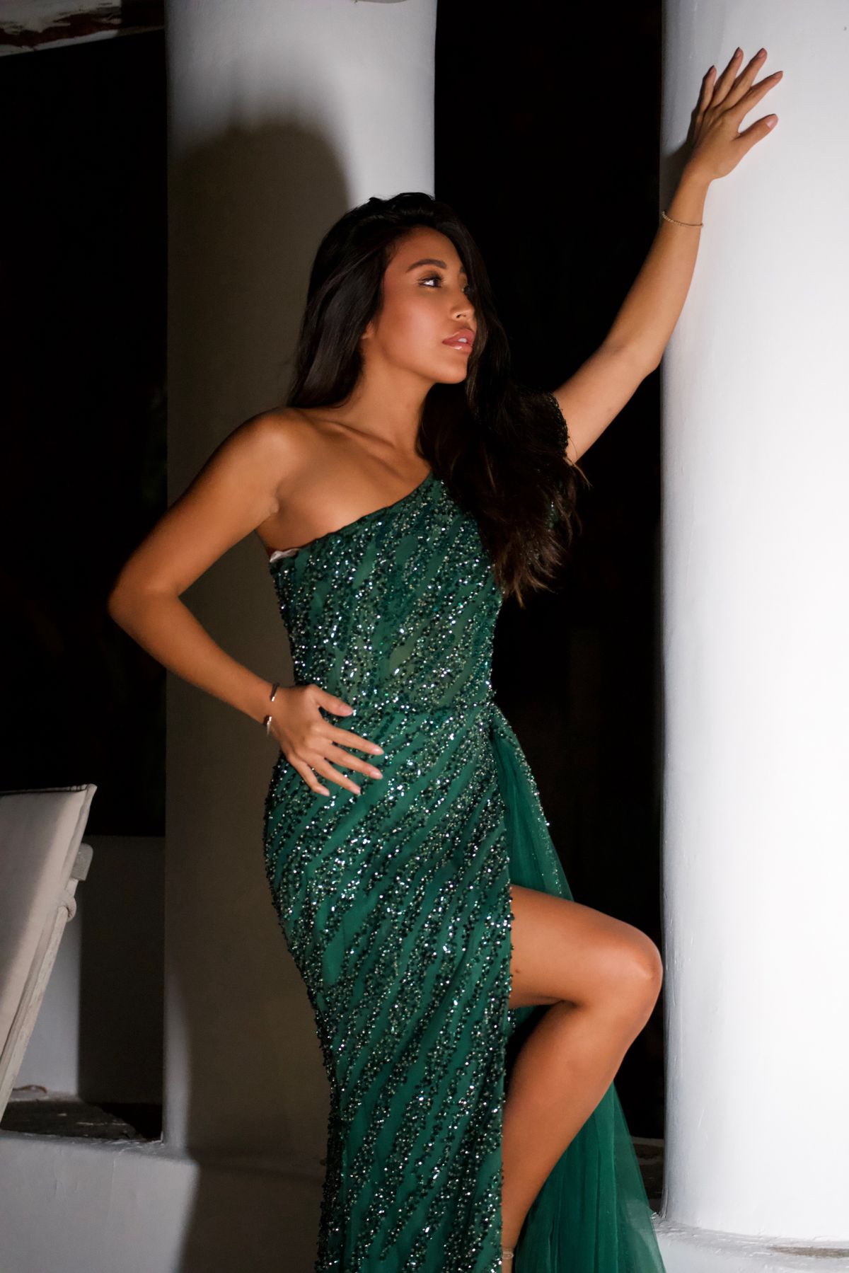 Style 232GL1479 Terani Couture Size 6 Prom One Shoulder Emerald Green Side Slit Dress on Queenly