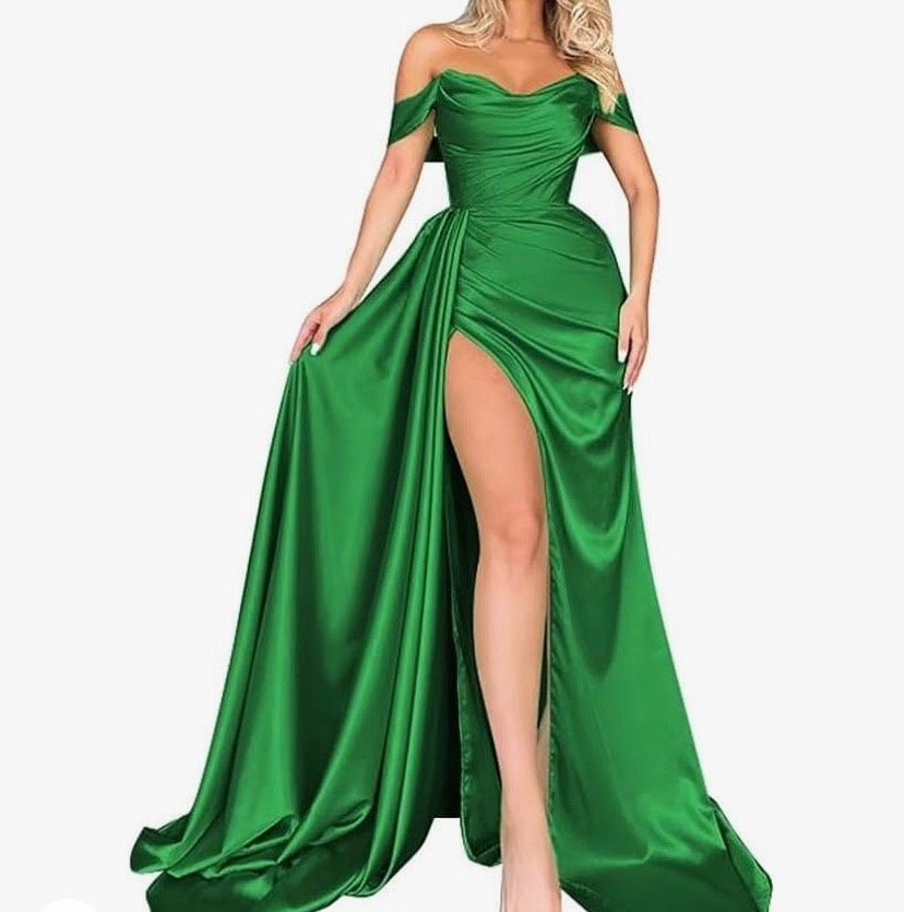 Size 2 Prom Off The Shoulder Green Ball Gown on Queenly
