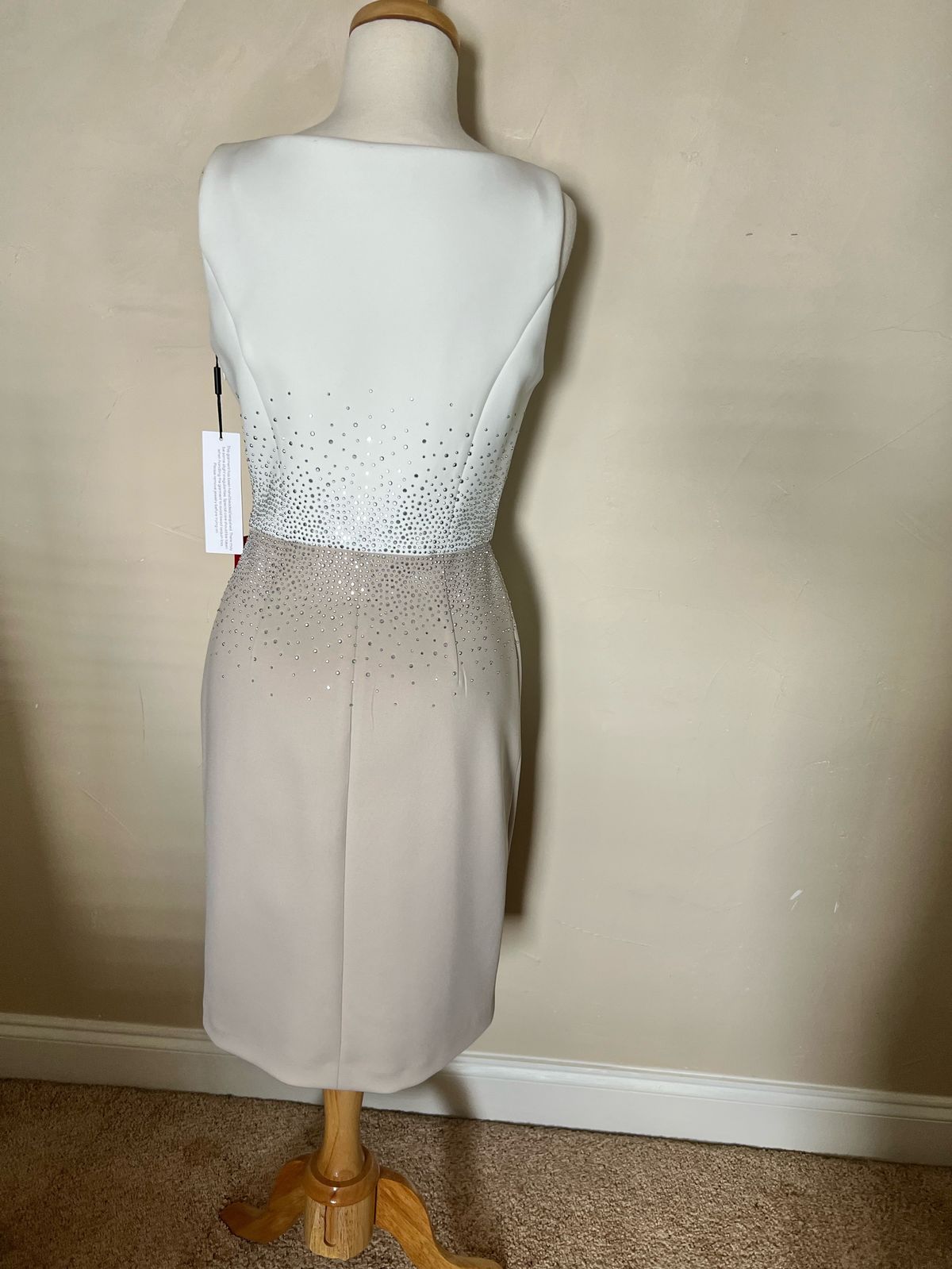 Calvin Klein Size 4 Homecoming Sequined Multicolor Cocktail Dress on Queenly