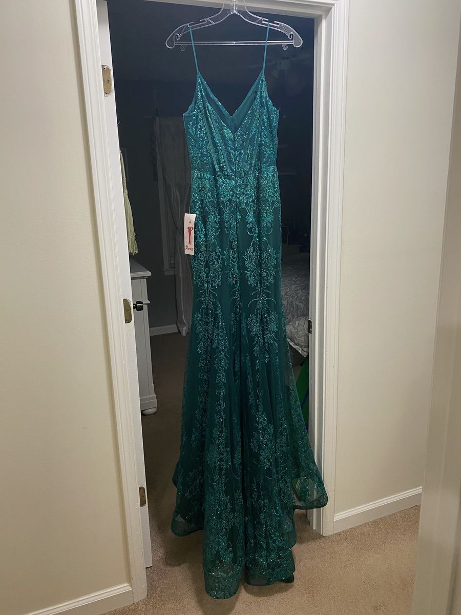 Size 8 Prom Lace Green Dress With Train on Queenly