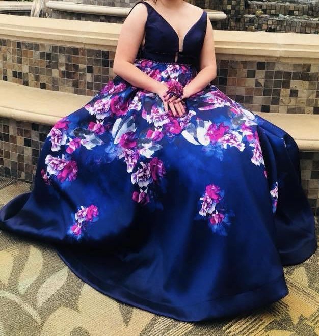Size 10 Prom Floral Purple Ball Gown on Queenly