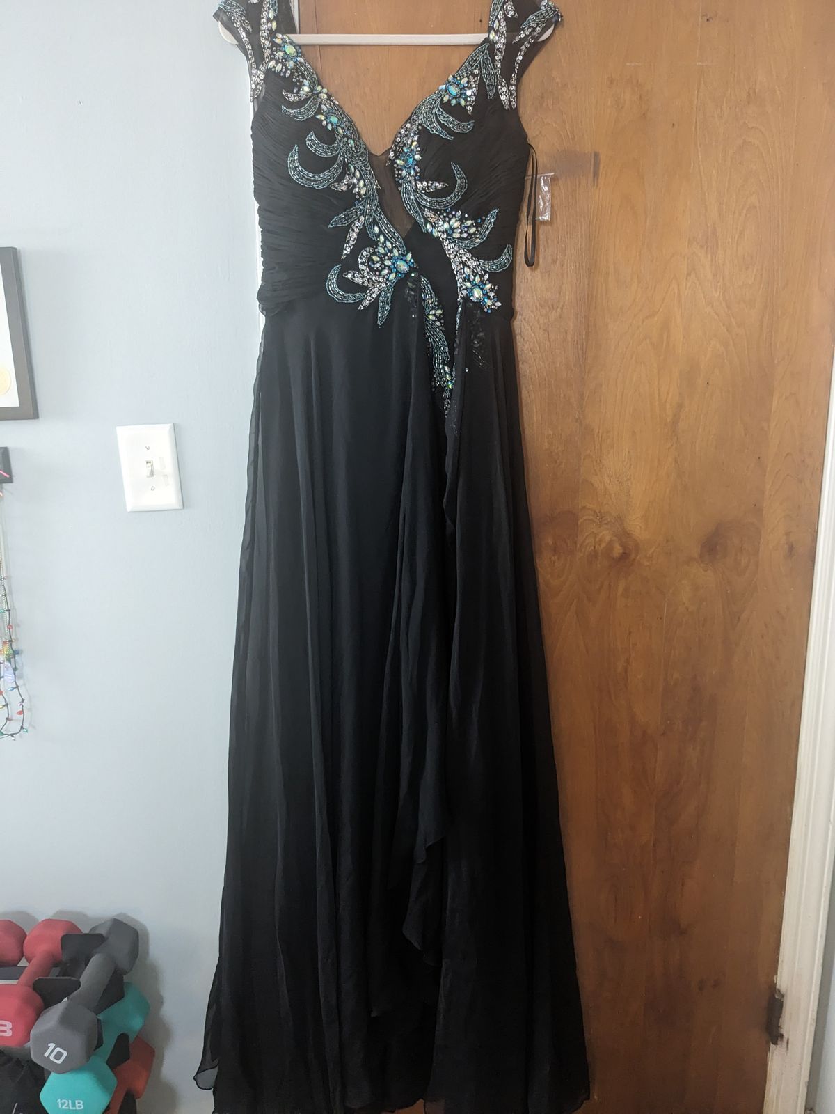 Size 10 Prom Sequined Black Side Slit Dress on Queenly
