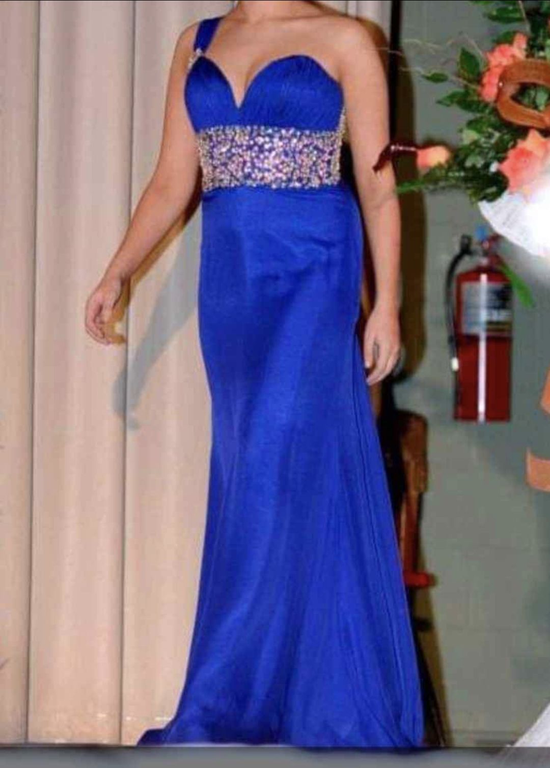 Tony Bowls Size 4 Prom Royal Blue Floor Length Maxi on Queenly