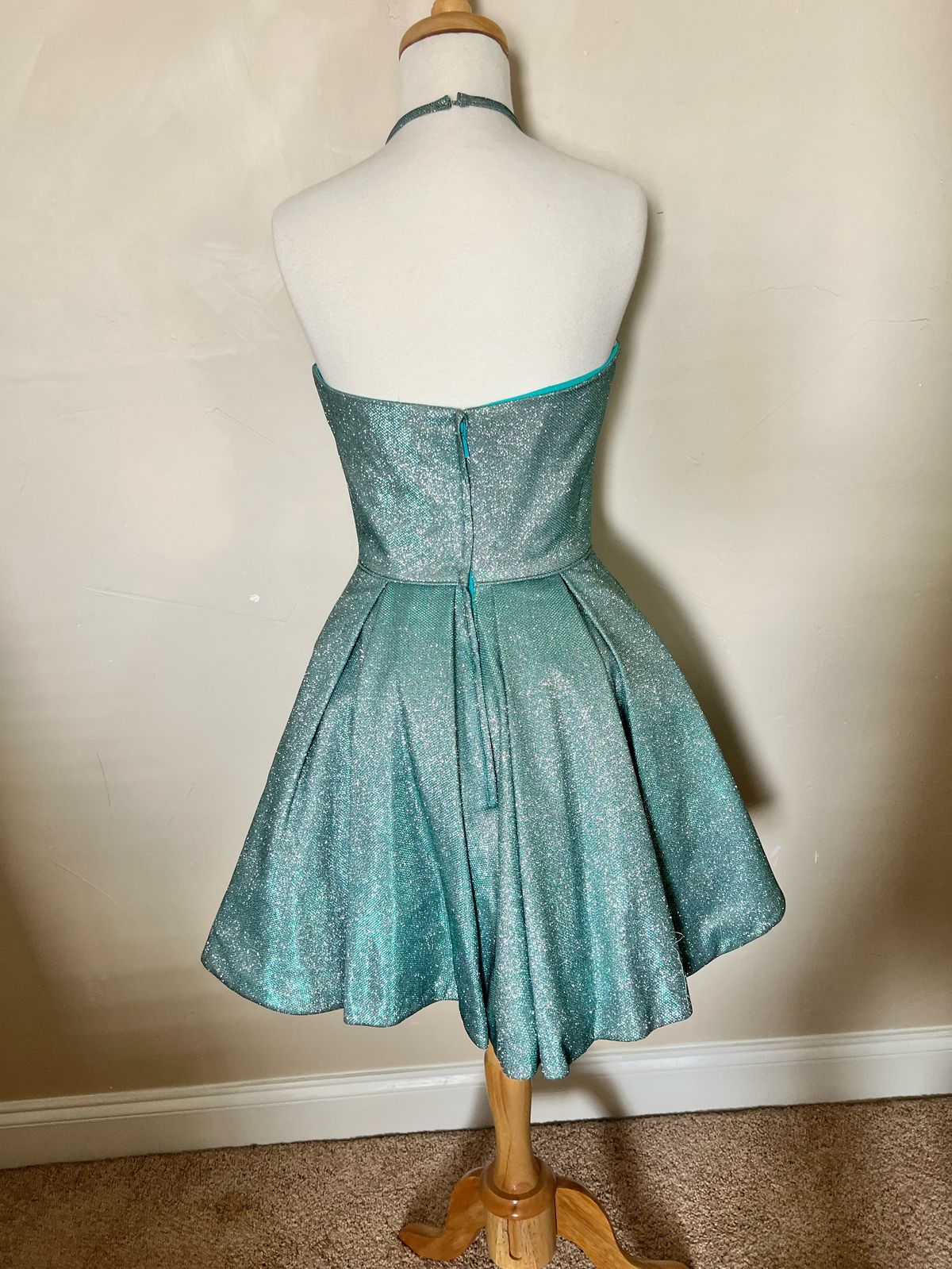 Sherri Hill Size 4 Homecoming Halter Blue Cocktail Dress on Queenly