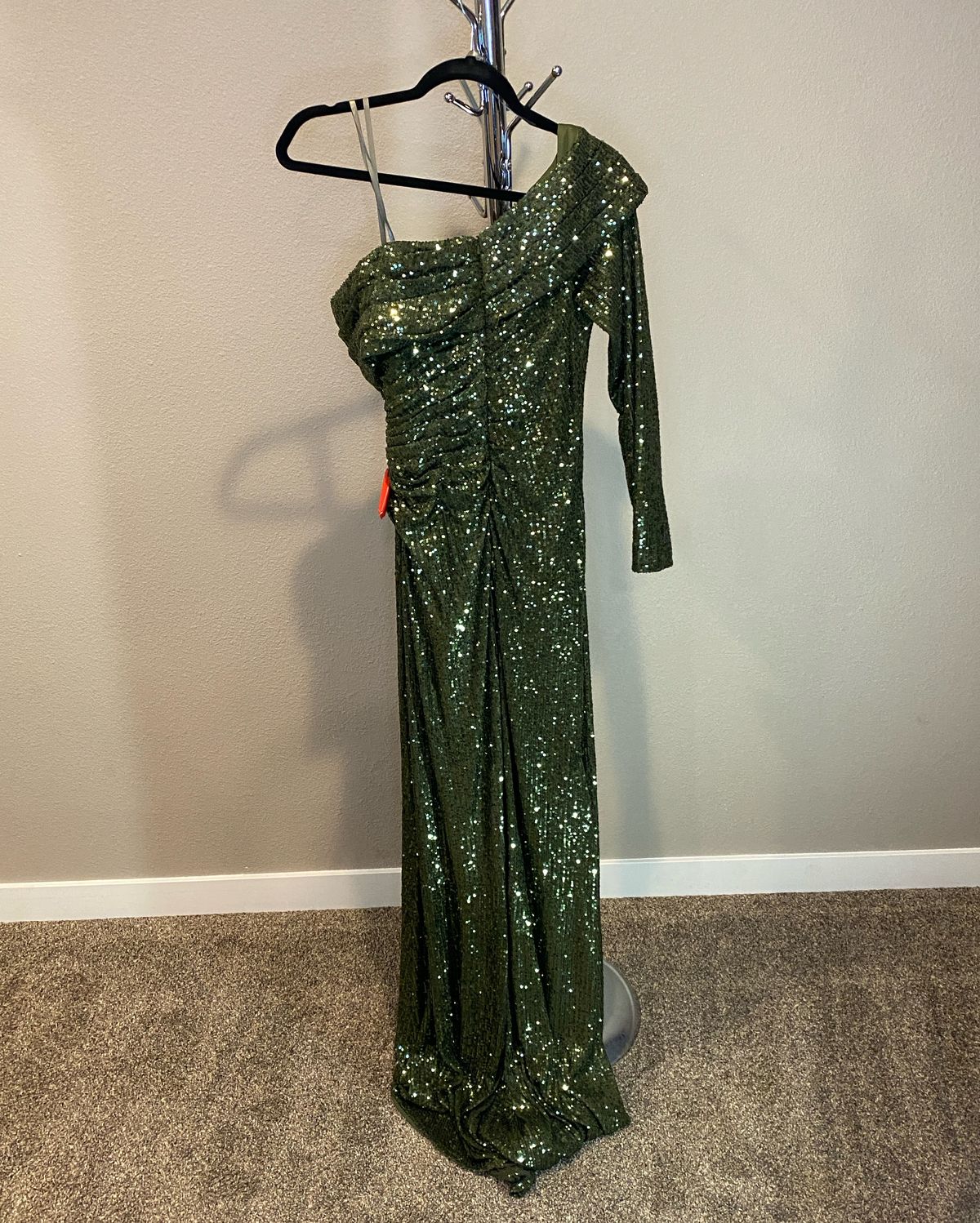 Style 26571 Mac Duggal Size 8 Prom Long Sleeve Green Floor Length Maxi on Queenly