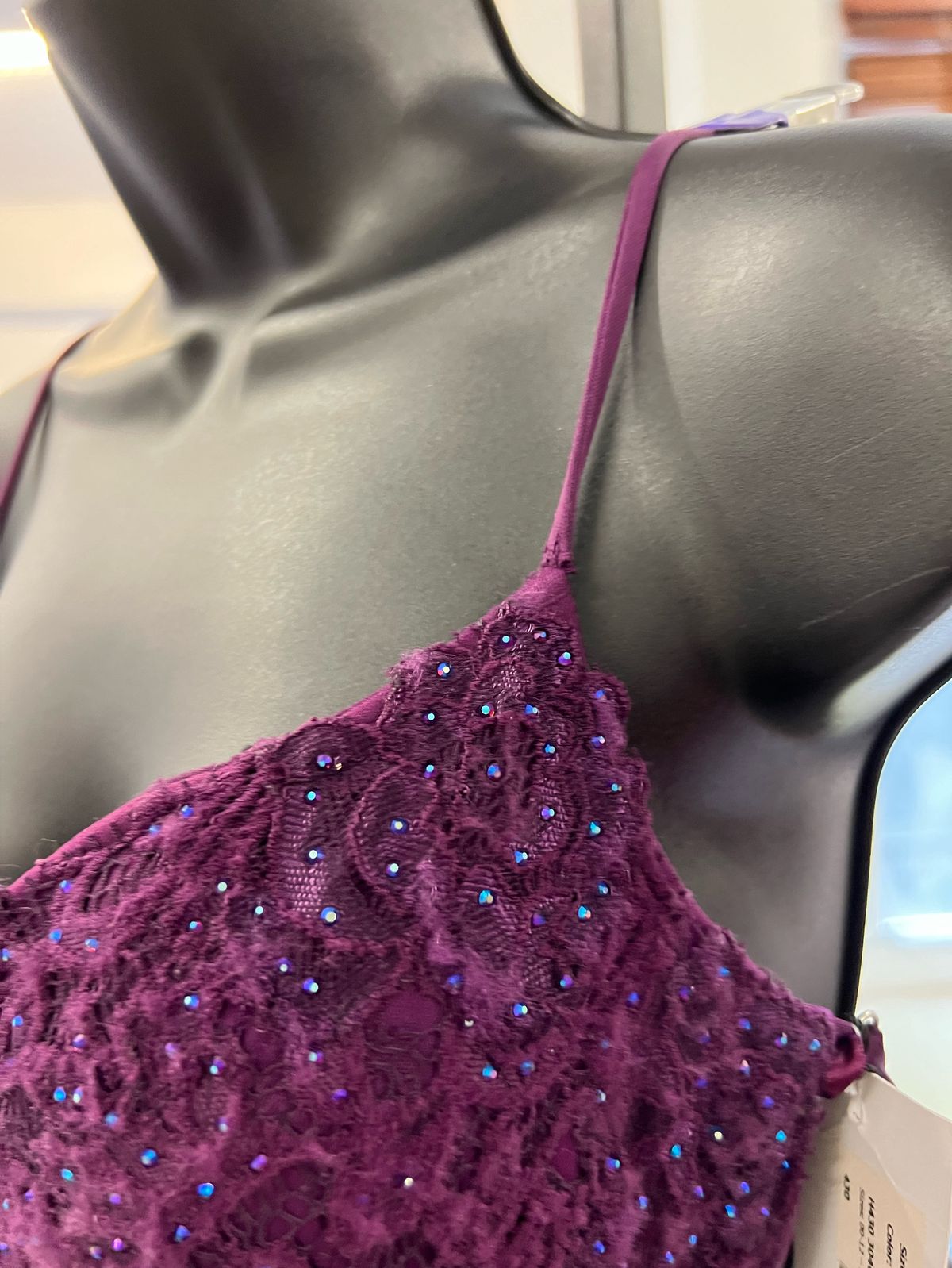 Style 30467 La Femme Size 6 Prom Plunge Purple Mermaid Dress on Queenly