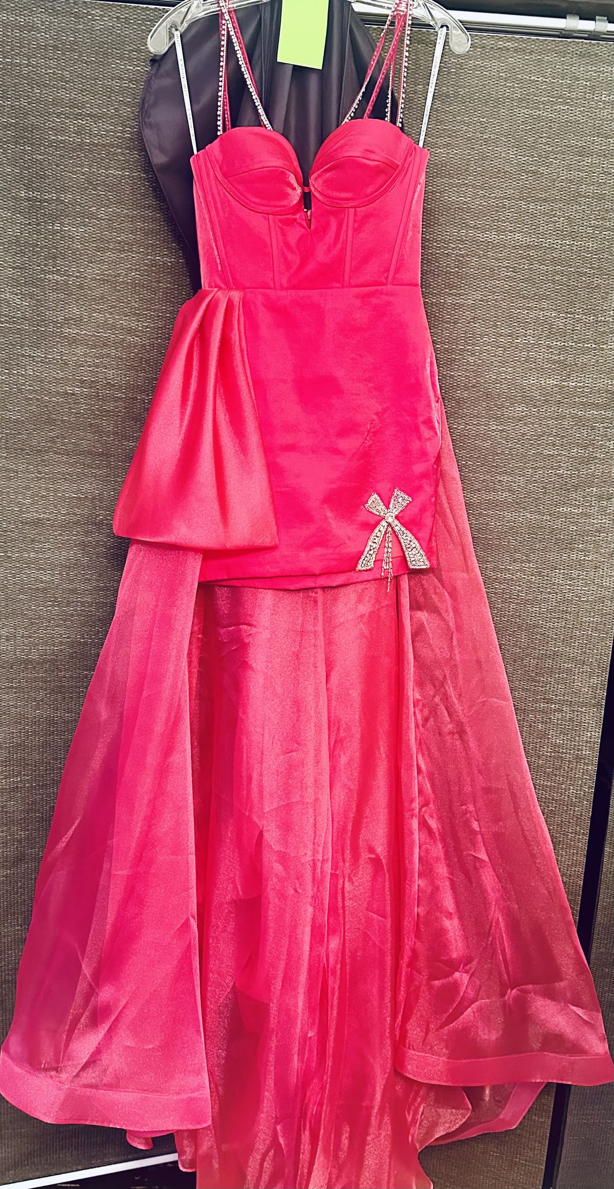 Style PS24509x Portia and Scarlett Size 2 Prom Plunge Hot Pink Dress With Train on Queenly