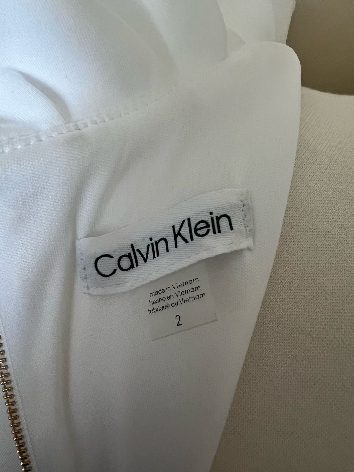 Calvin Klein Size 2 Pageant Plunge White Cocktail Dress on Queenly