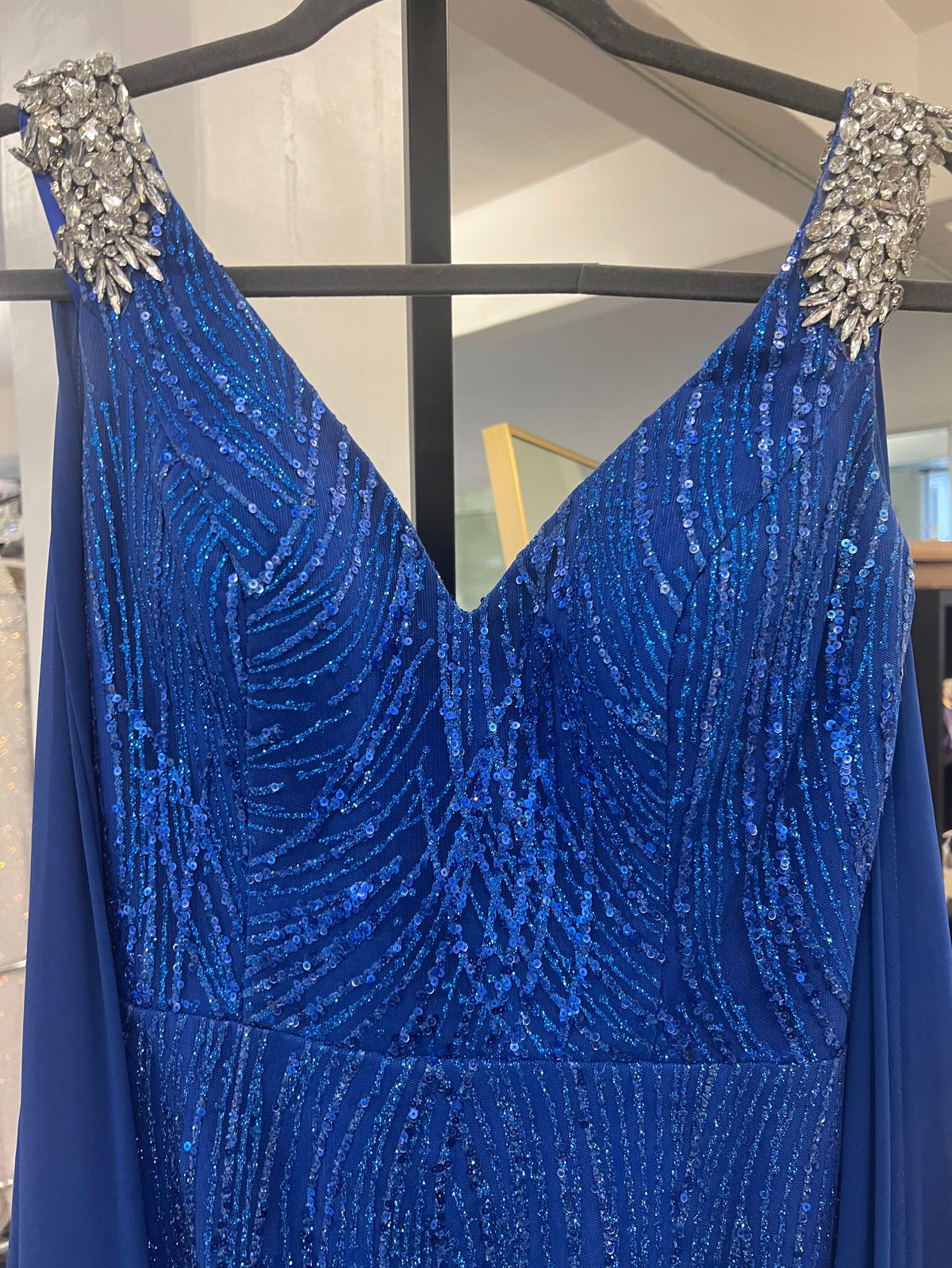 Portia and Scarlett Size 4 Prom Plunge Blue Side Slit Dress on Queenly