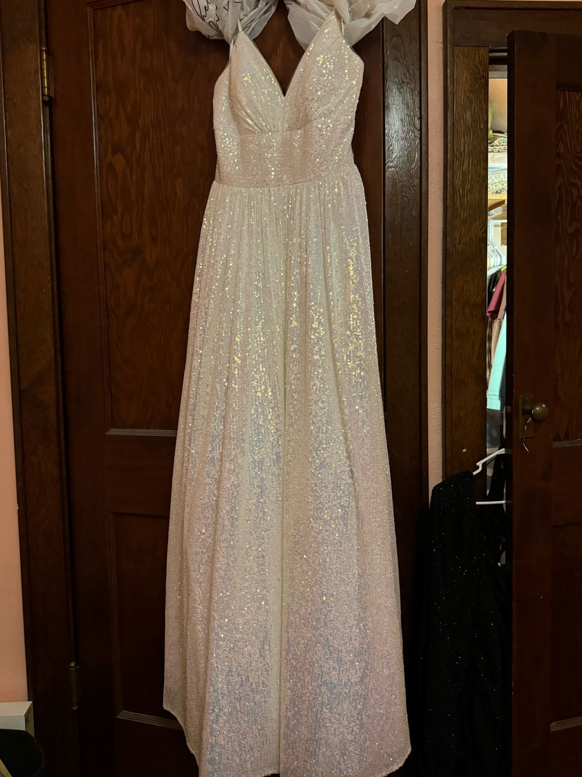 David's Bridal Size 8 Prom Plunge White A-line Dress on Queenly