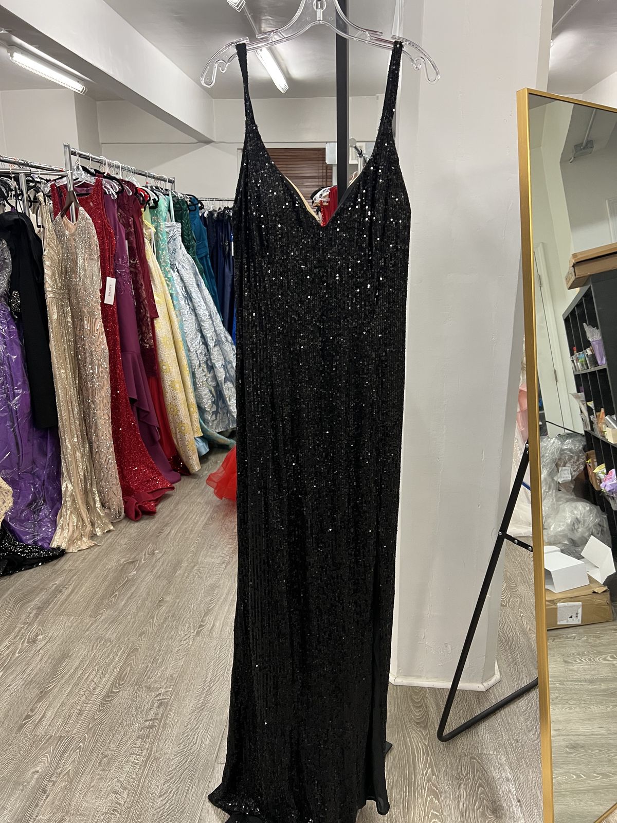 Style 26443 Mac Duggal Size 14 Black Side Slit Dress on Queenly