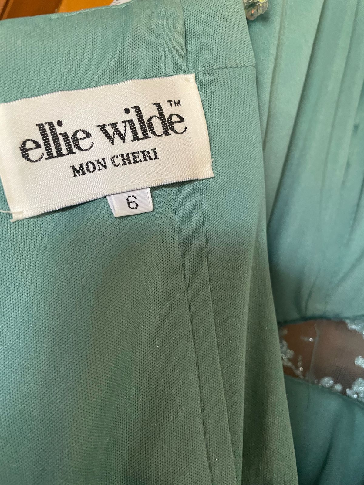 Ellie Wilde Size 6 Prom Off The Shoulder Green A-line Dress on Queenly
