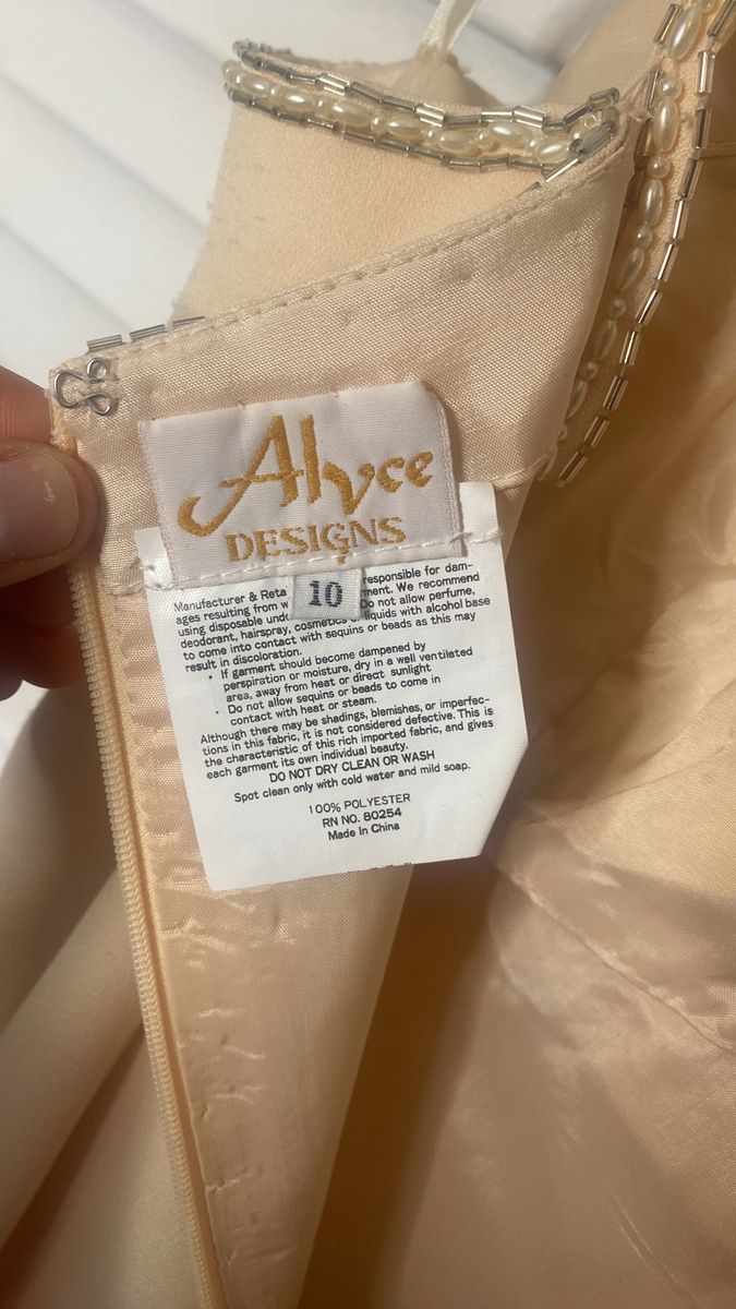 Alvee Designs Size 10 Prom Plunge Nude Side Slit Dress on Queenly