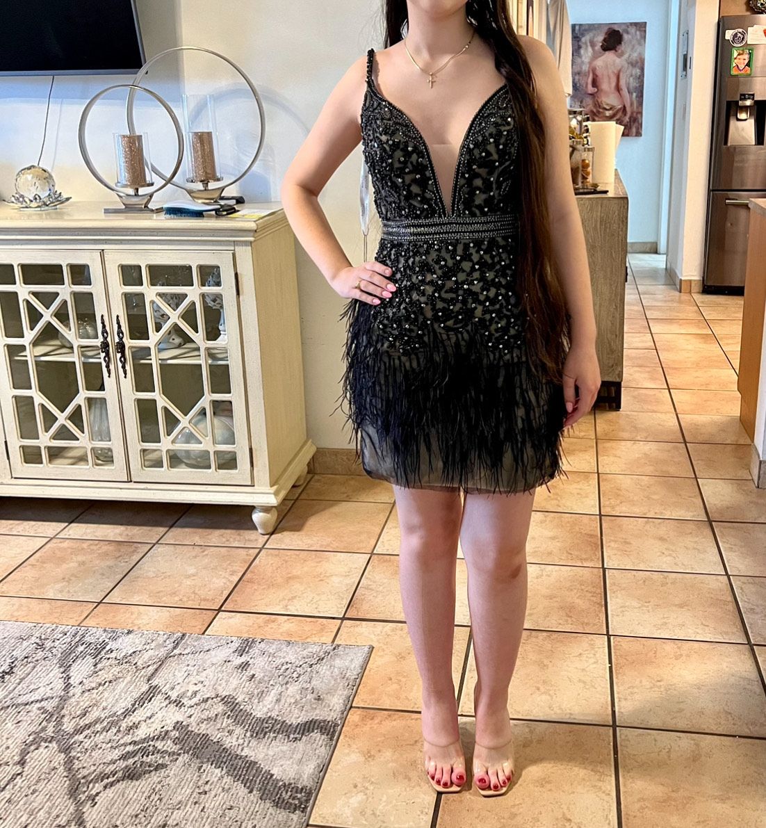 Jovani Size 4 Homecoming Plunge Black Cocktail Dress on Queenly