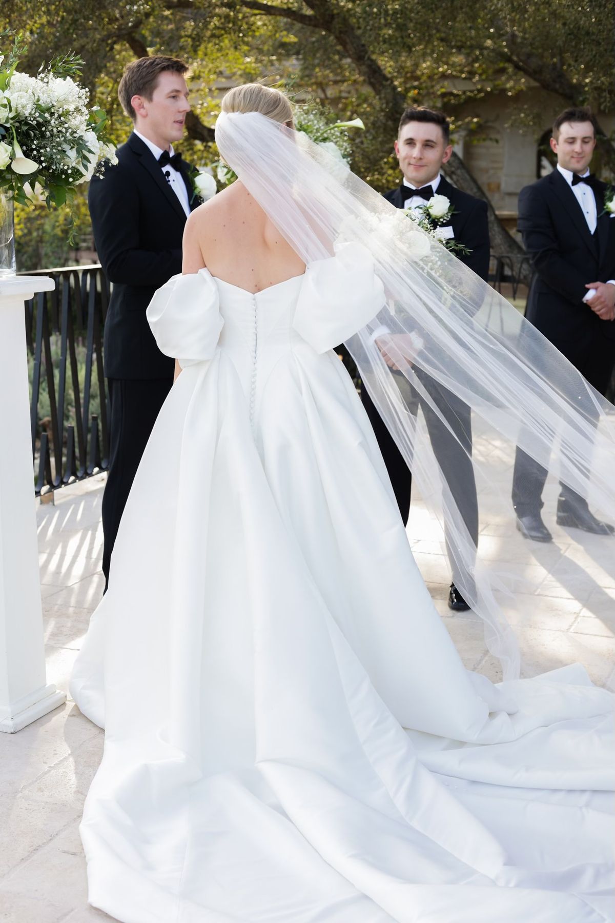 Badgley Mischka Size 6 Wedding Strapless White Dress With Train on Queenly