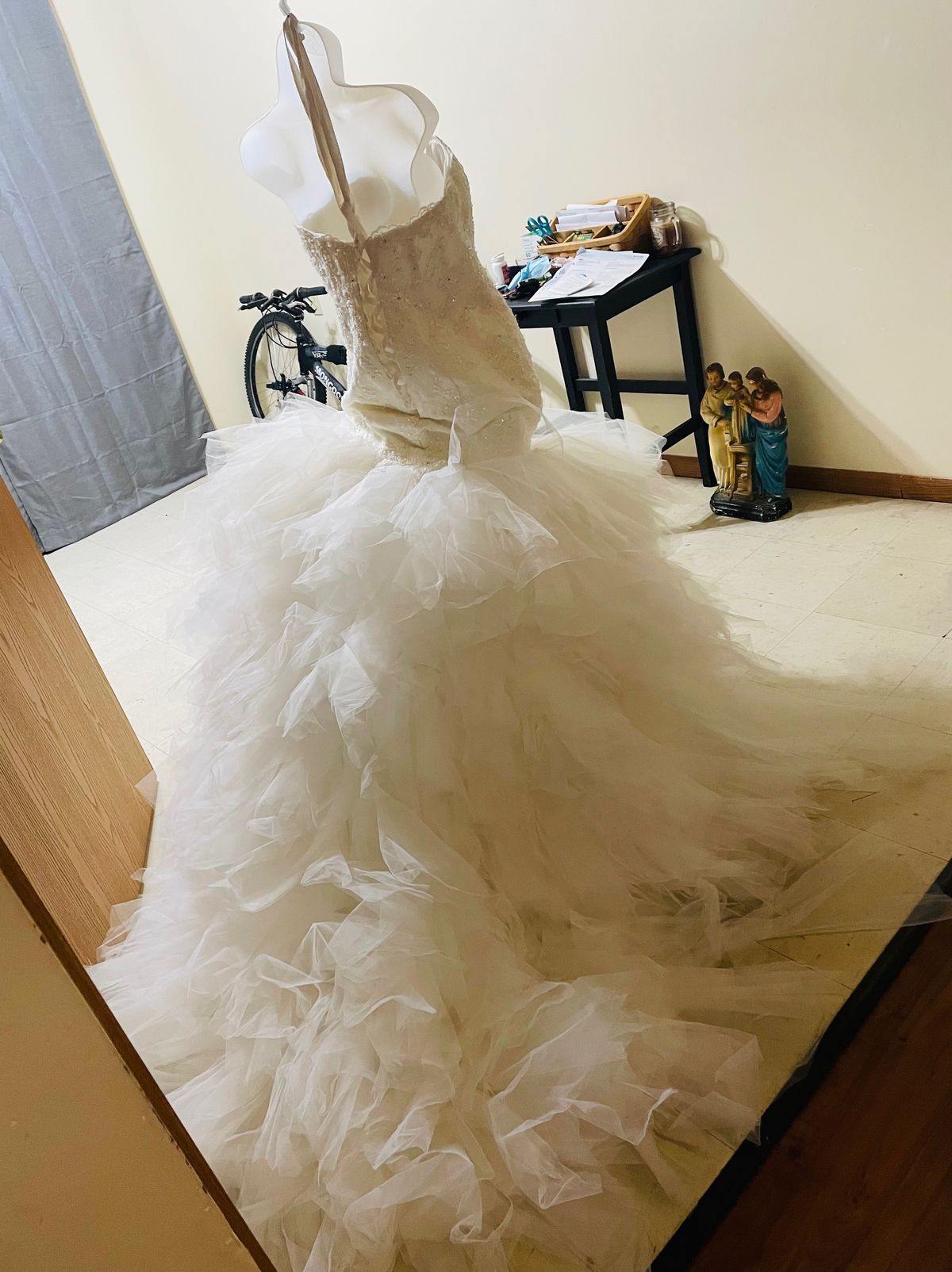 Size 12 Wedding Halter White Ball Gown on Queenly