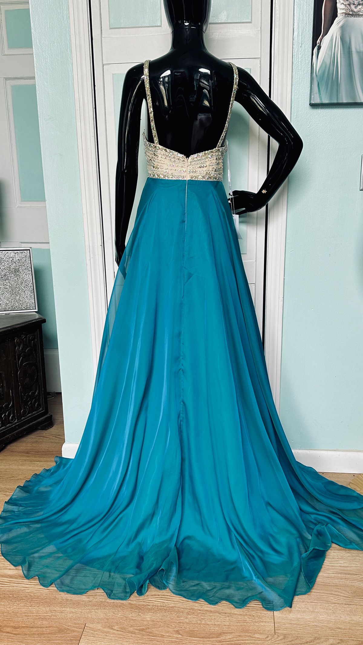 Style 35695 Alyce Paris Size 8 Prom Halter Blue A-line Dress on Queenly