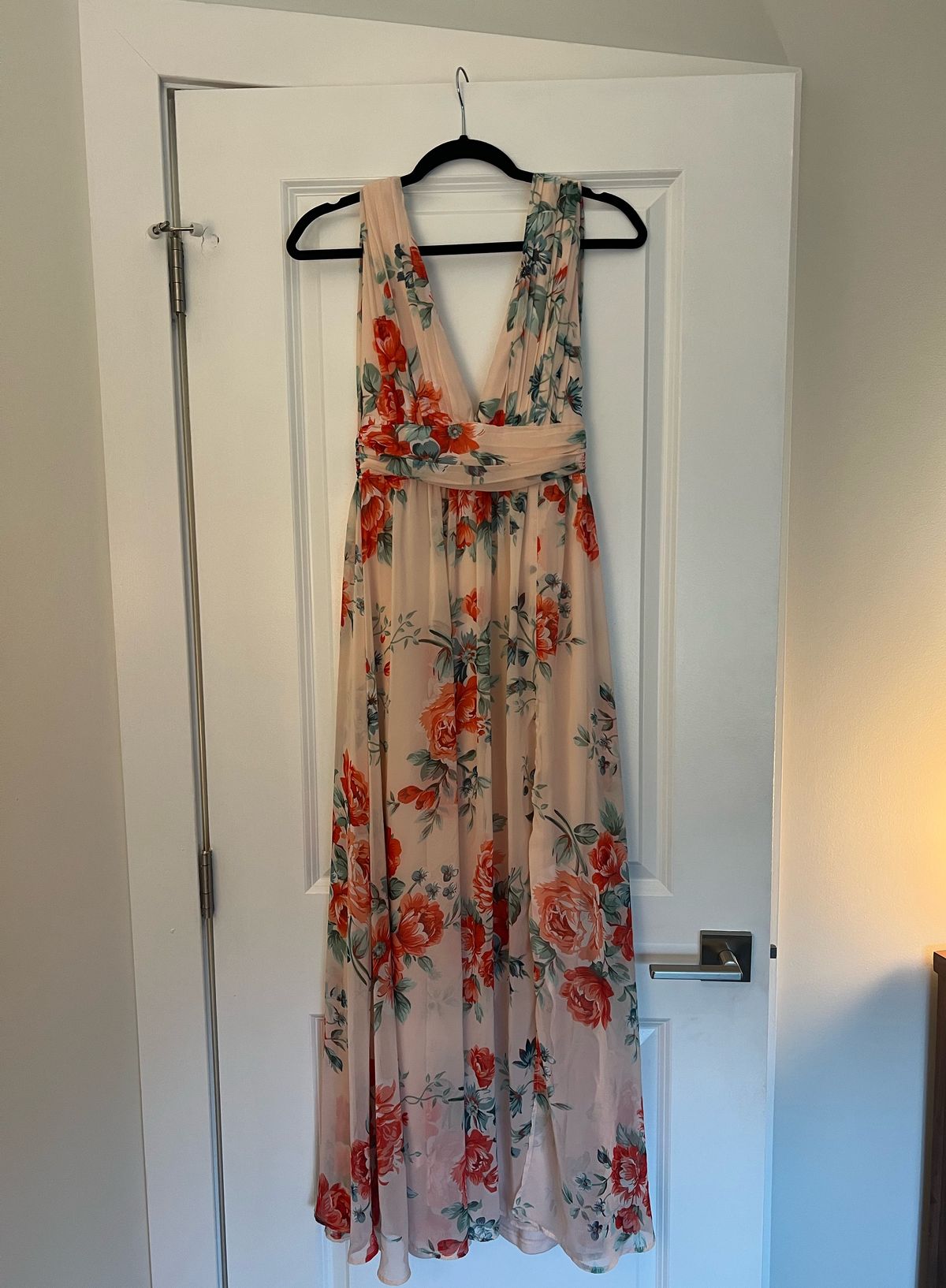 Lulus Size XS Plunge Multicolor Floor Length Maxi on Queenly