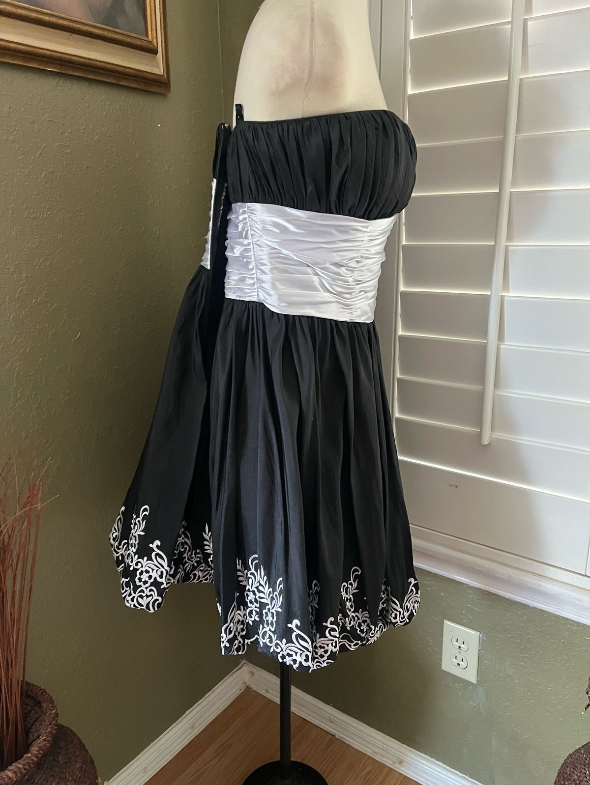 Let’s fashion Size 3X Prom Strapless Black Cocktail Dress on Queenly