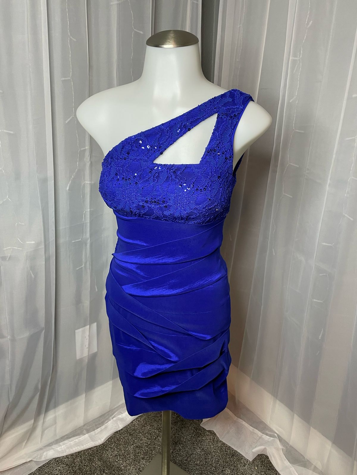 Size 0 Prom One Shoulder Blue Cocktail Dress on Queenly