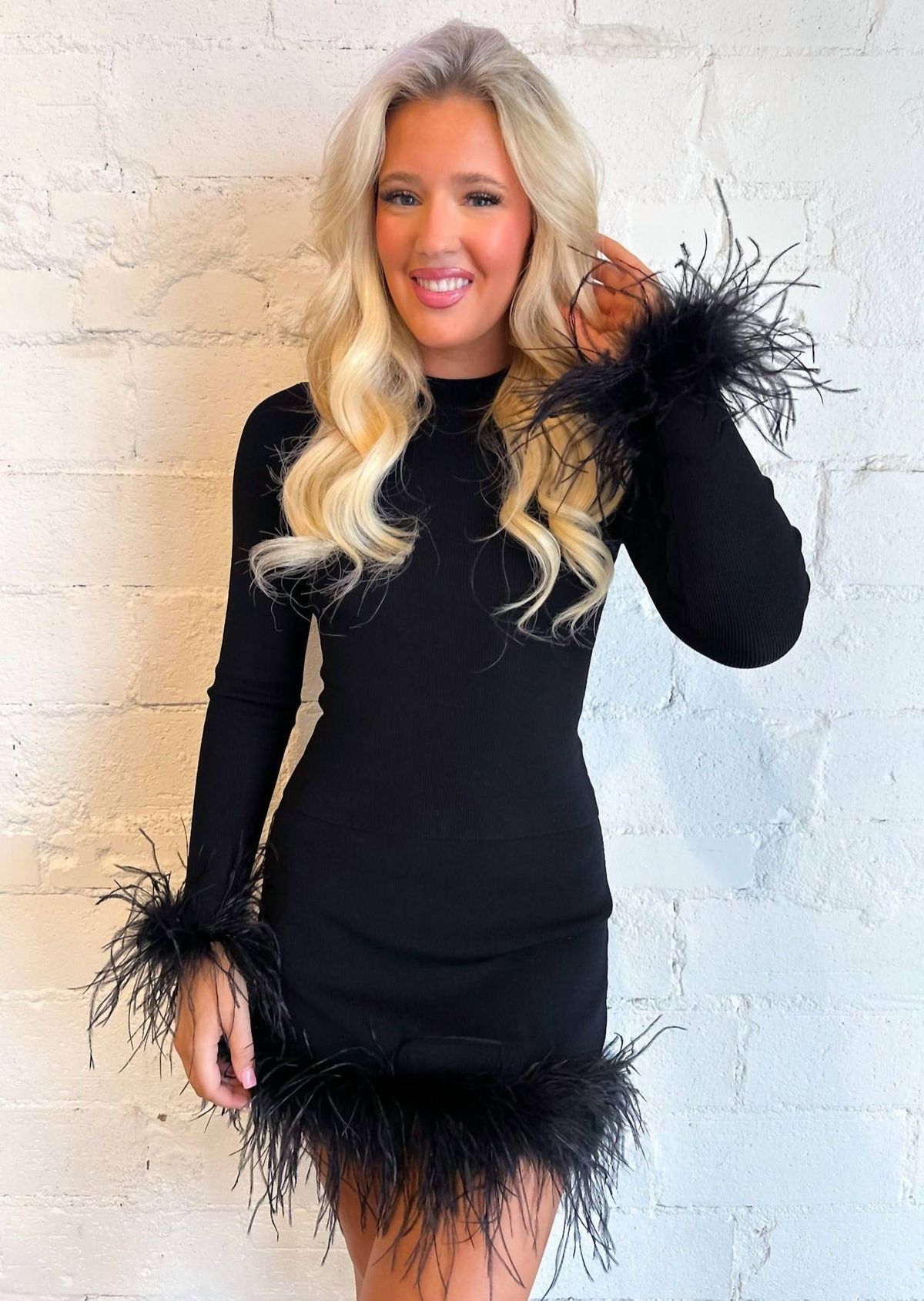 Style 1-1388471617-2791 ASTR Size L Long Sleeve Black Cocktail Dress on Queenly