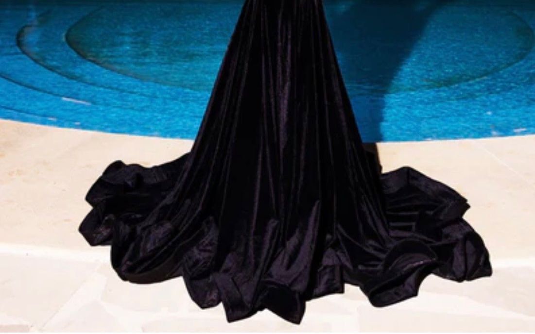 Style PS23039 Portia and Scarlett Size 6 Prom Strapless Velvet Black Ball Gown on Queenly