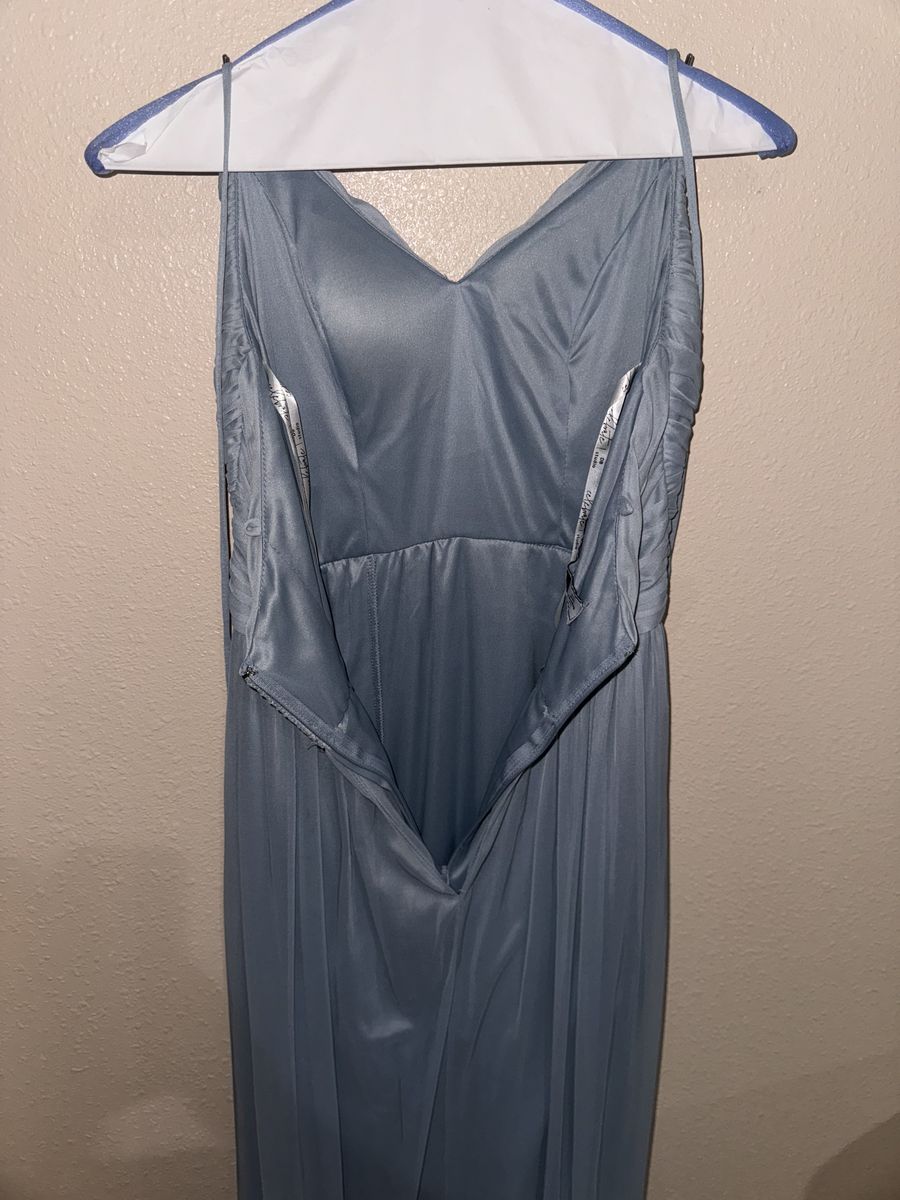 Size 6 Prom Plunge Light Blue A-line Dress on Queenly