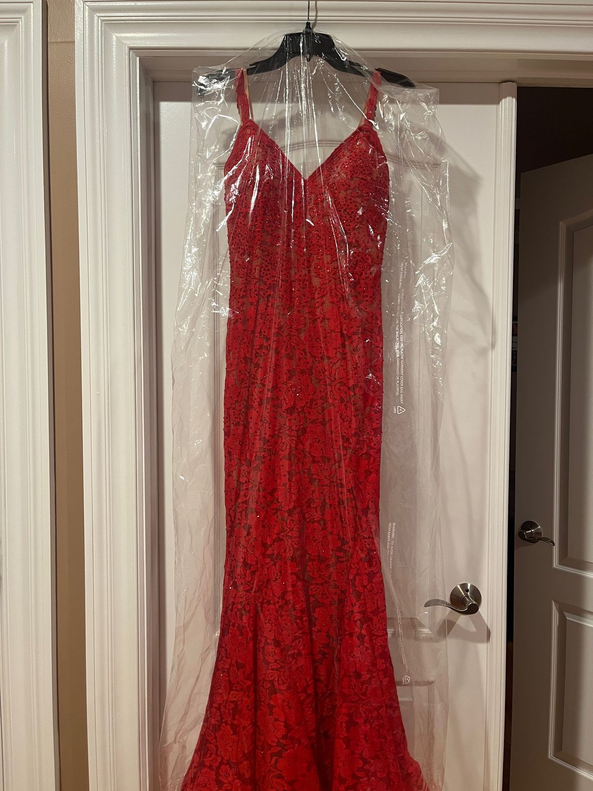 Camille La Vie Size 4 Prom Plunge Lace Red Mermaid Dress on Queenly