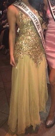 Size 0 Prom Halter Sequined Gold Side Slit Dress on Queenly