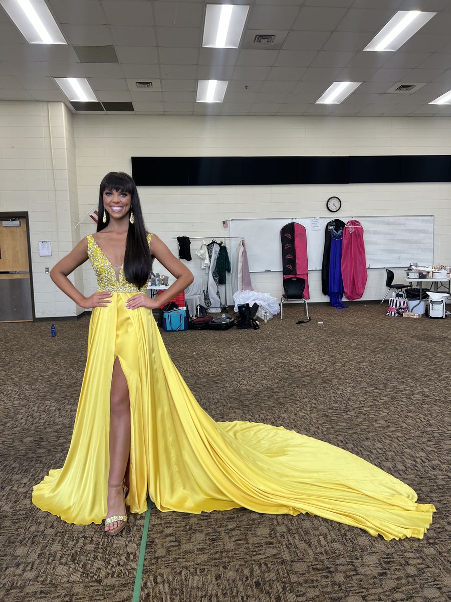 Sherri Hill Size 2 Prom Plunge Satin Yellow Dress With Train on Queenly
