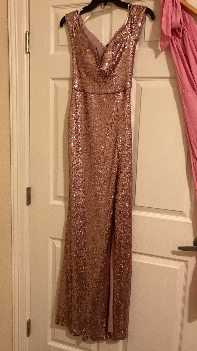 Size 2 Prom Off The Shoulder Pink A-line Dress on Queenly