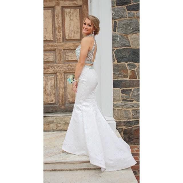 Style 7134 Rachel Allan Size 0 Prom High Neck White Mermaid Dress on Queenly