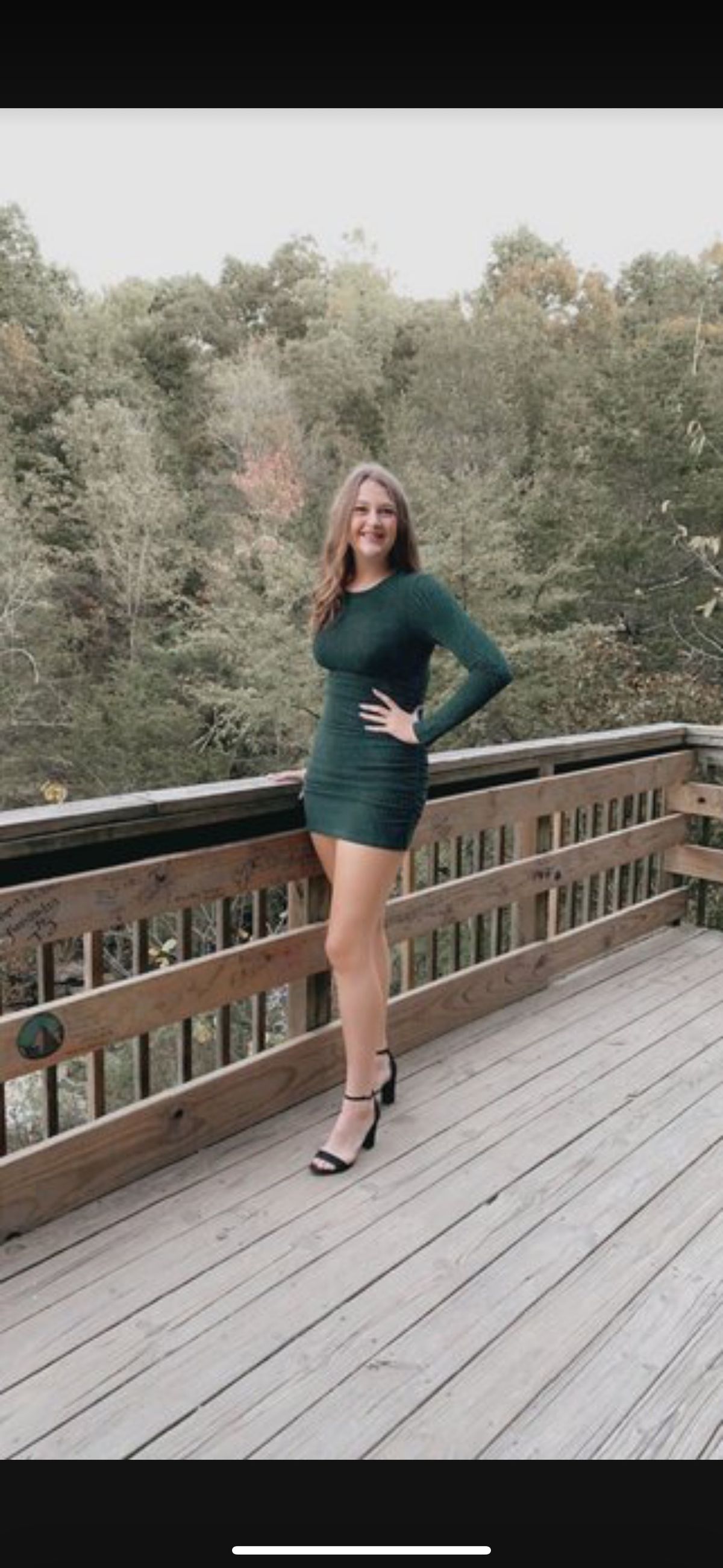 Size M Homecoming Long Sleeve Green Cocktail Dress on Queenly