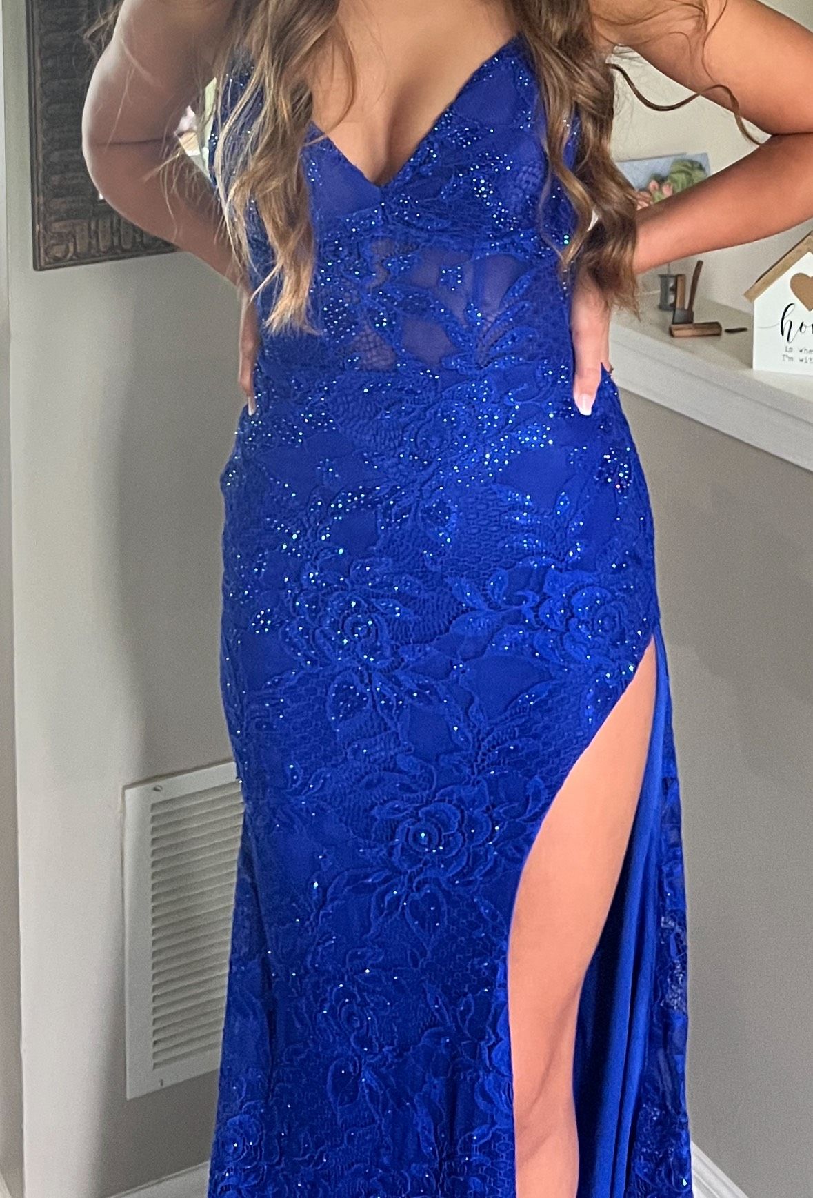 Style 31288 La Femme Size 4 Prom Plunge Blue Side Slit Dress on Queenly